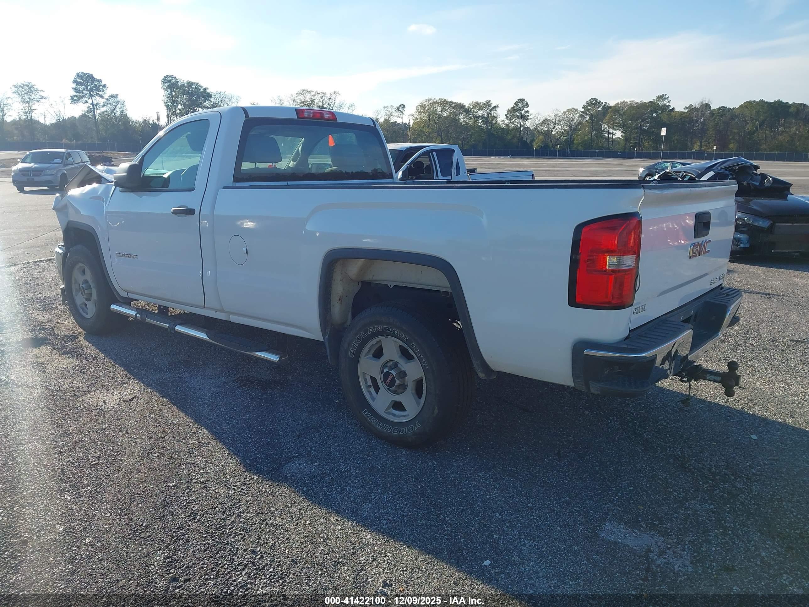 GMC SIERRA image 3