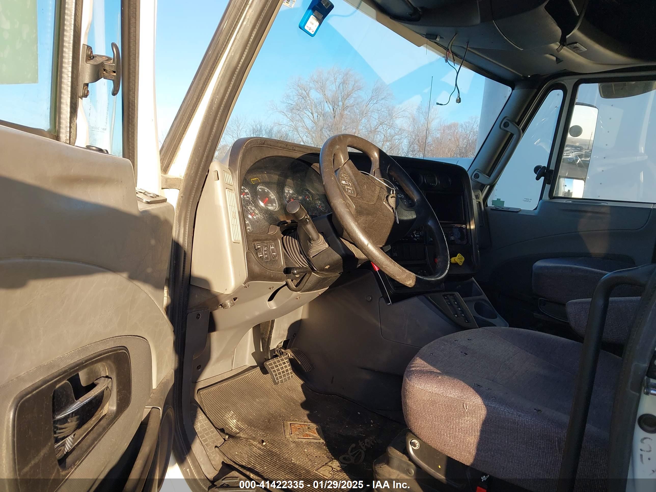 INTERNATIONAL PROSTAR image 7