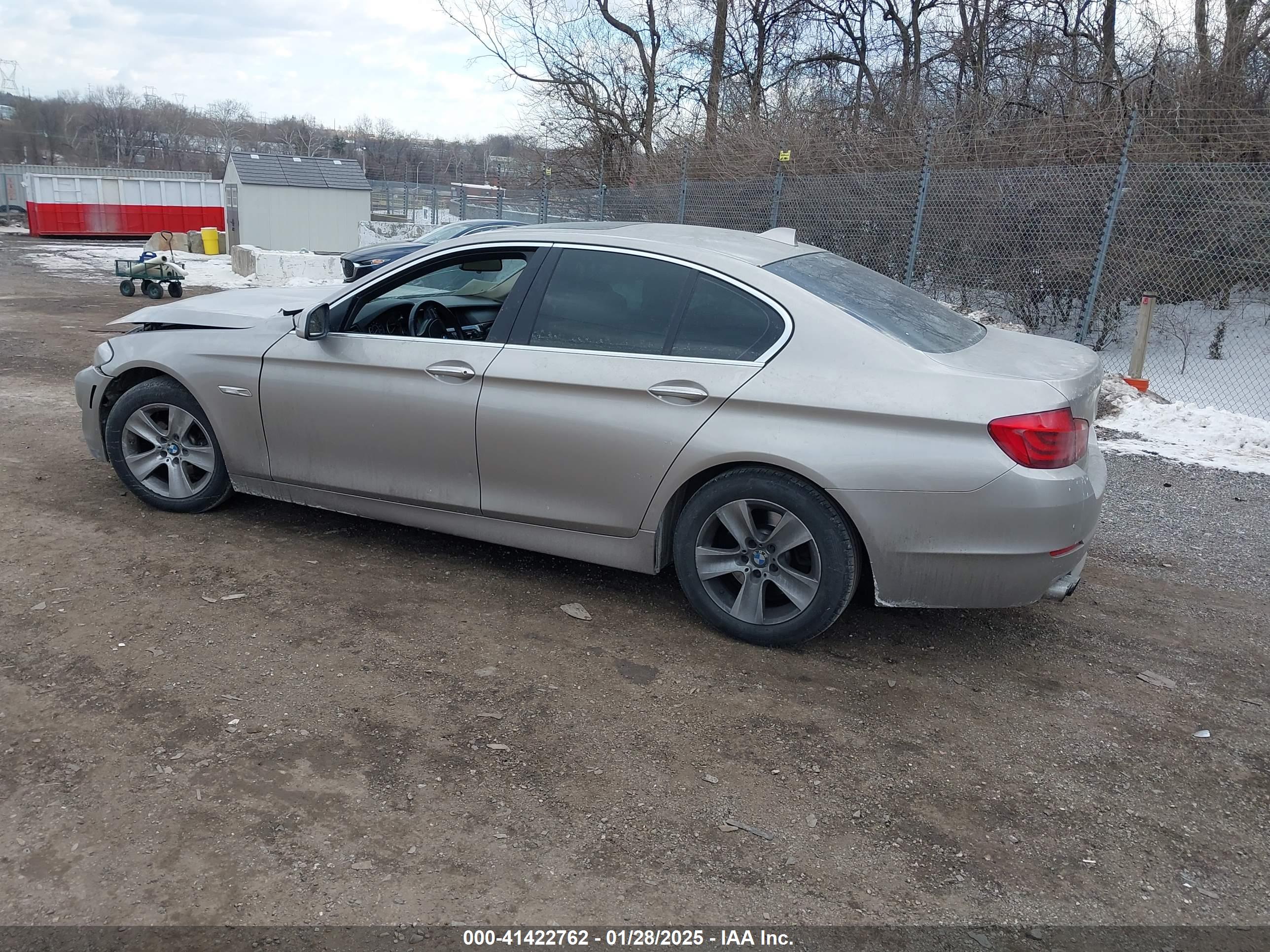 BMW 528I image 3