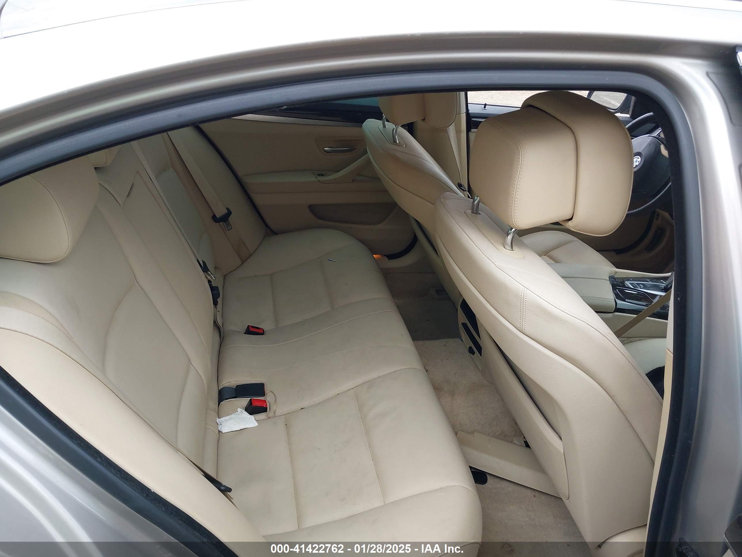 BMW 528I image 8