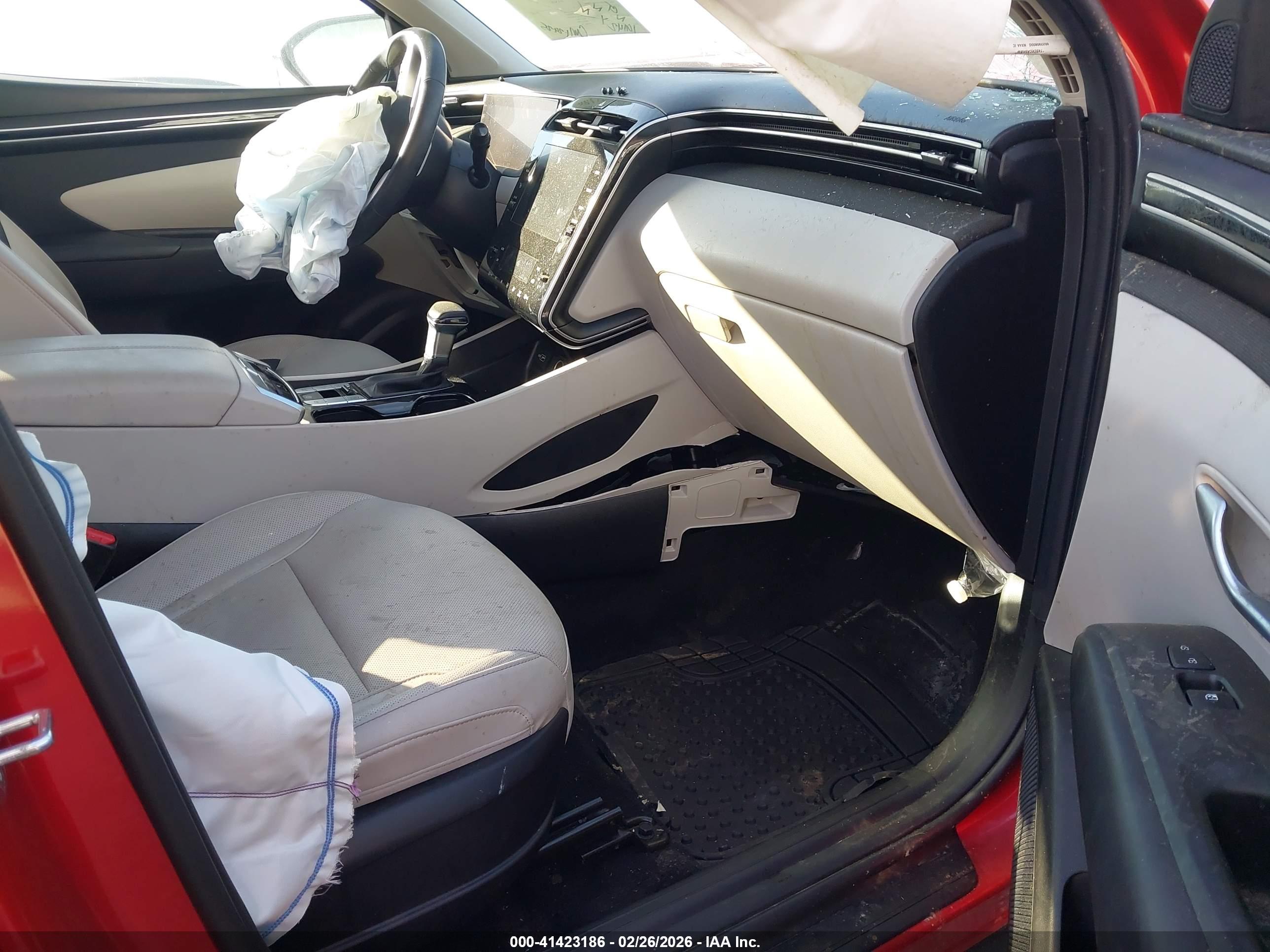 HYUNDAI TUCSON image 5