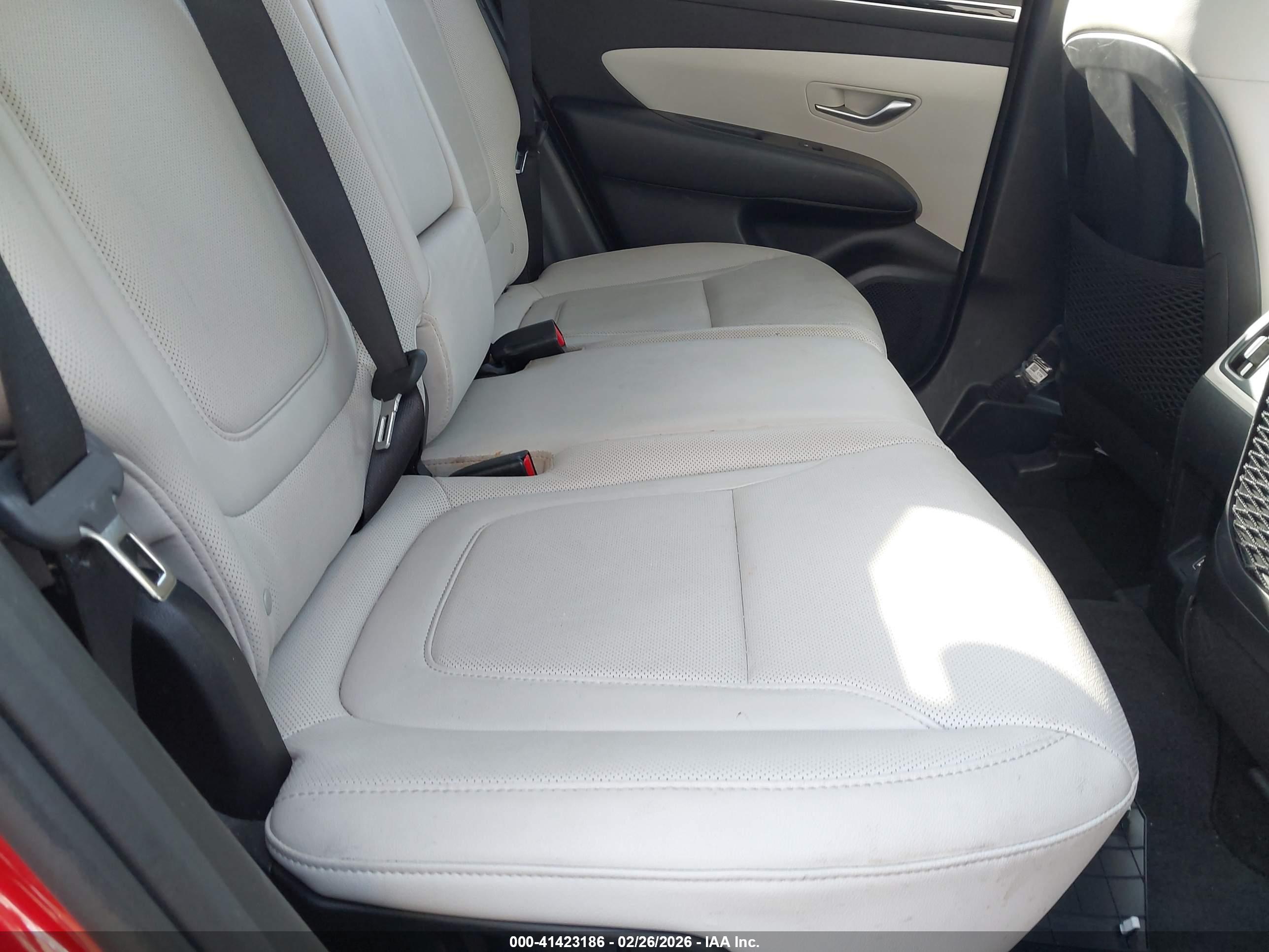 HYUNDAI TUCSON image 8