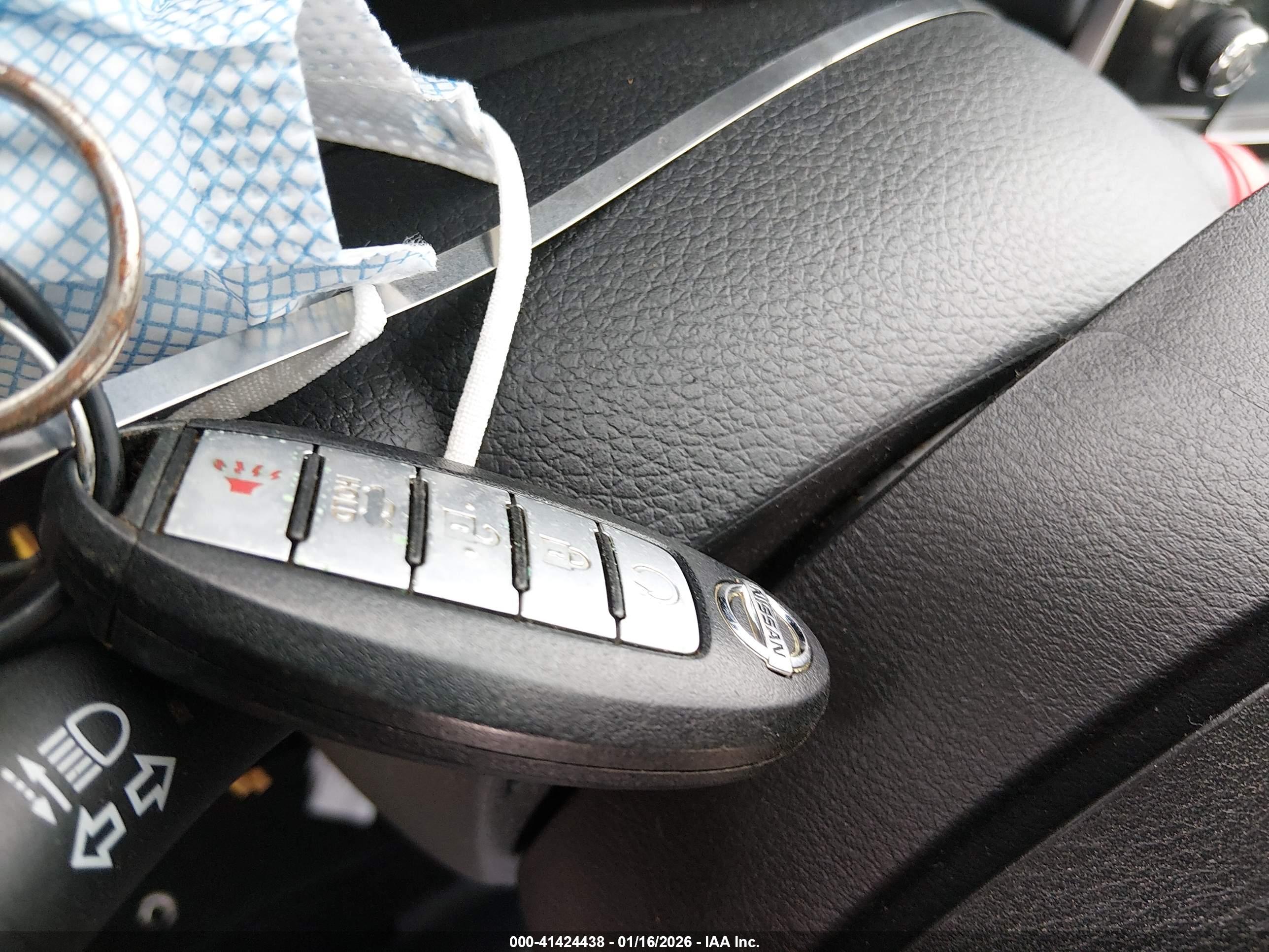 NISSAN MAXIMA image 11