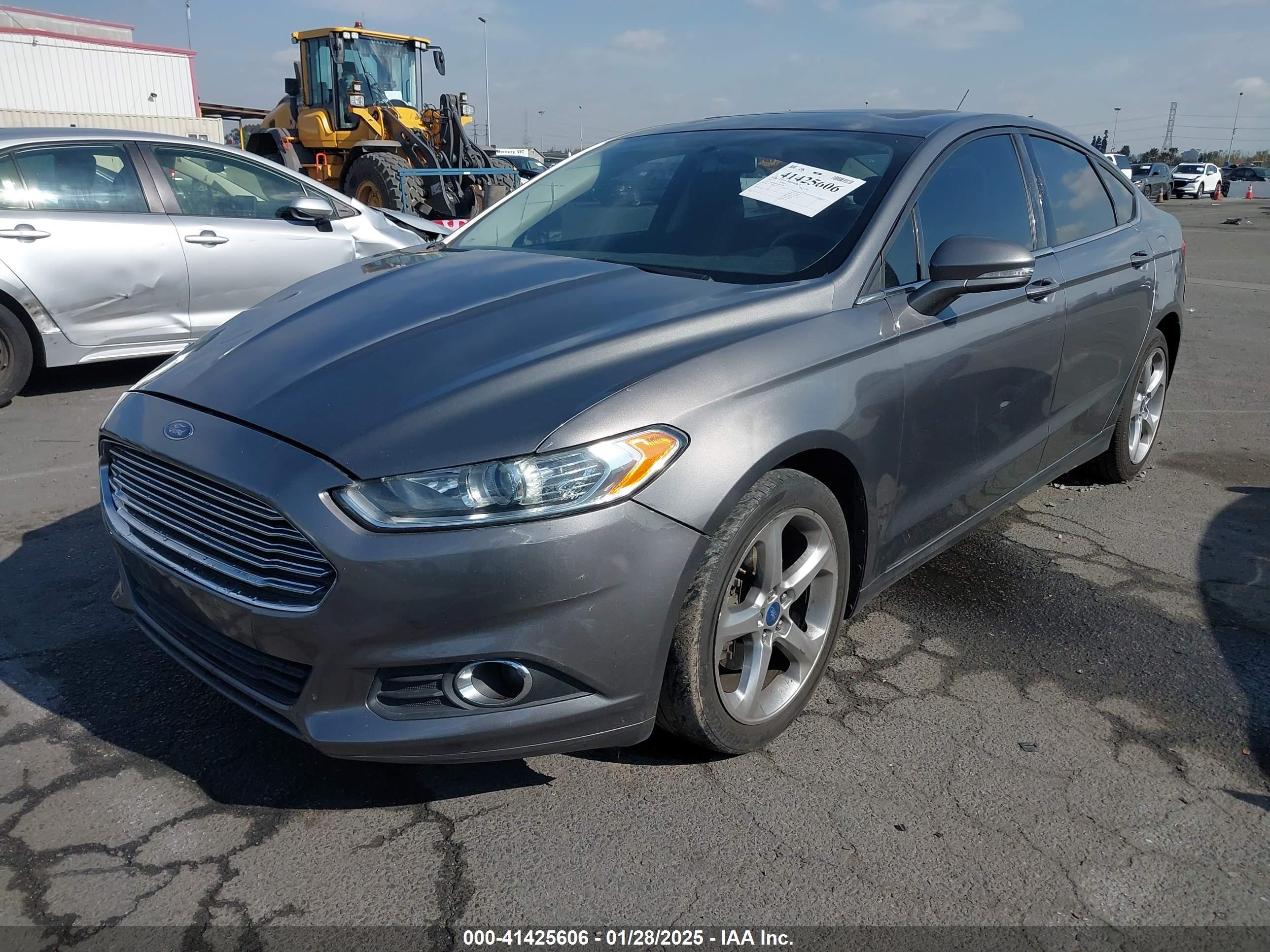 FORD FUSION image 2