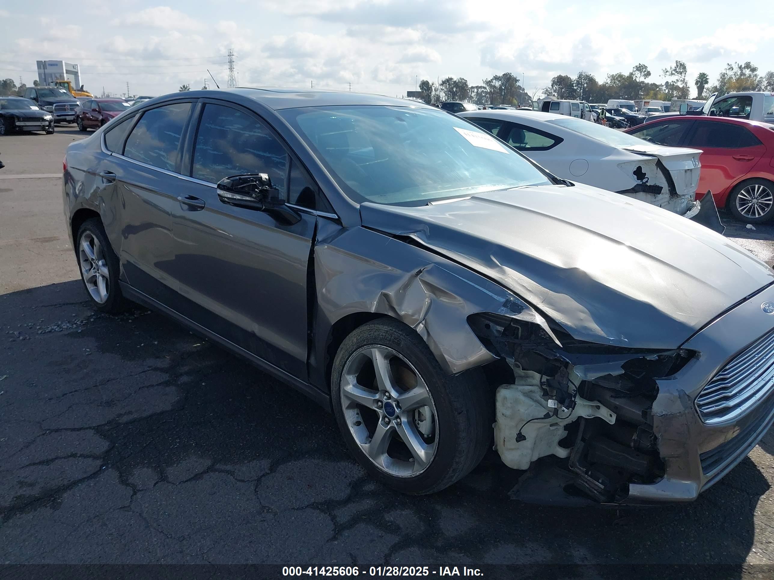 FORD FUSION image 6