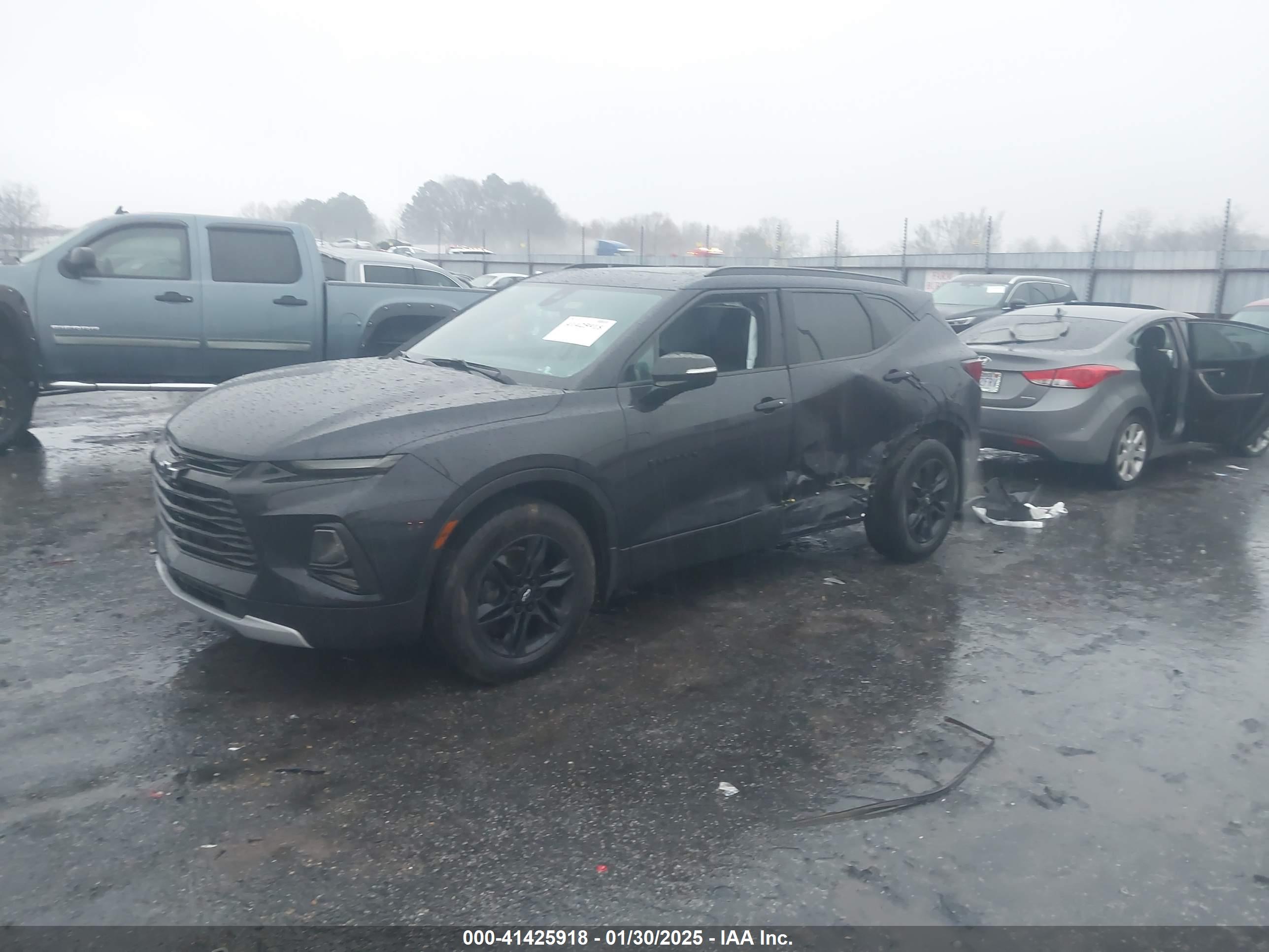CHEVROLET BLAZER image 2
