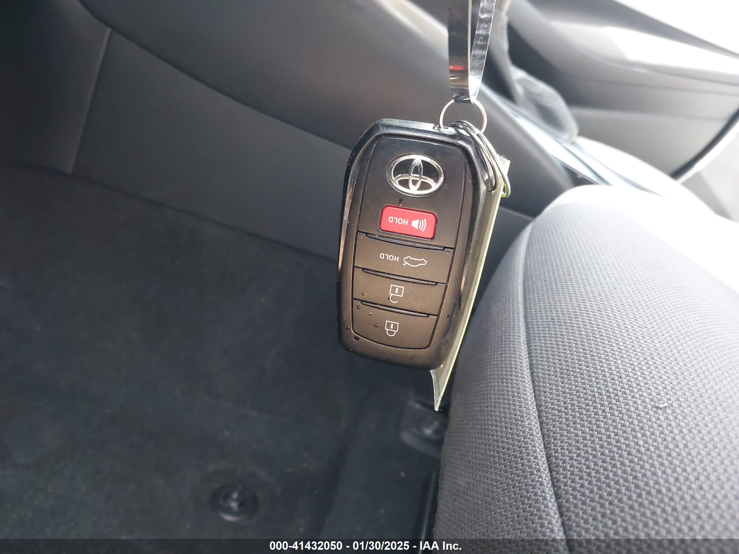 TOYOTA COROLLA image 11
