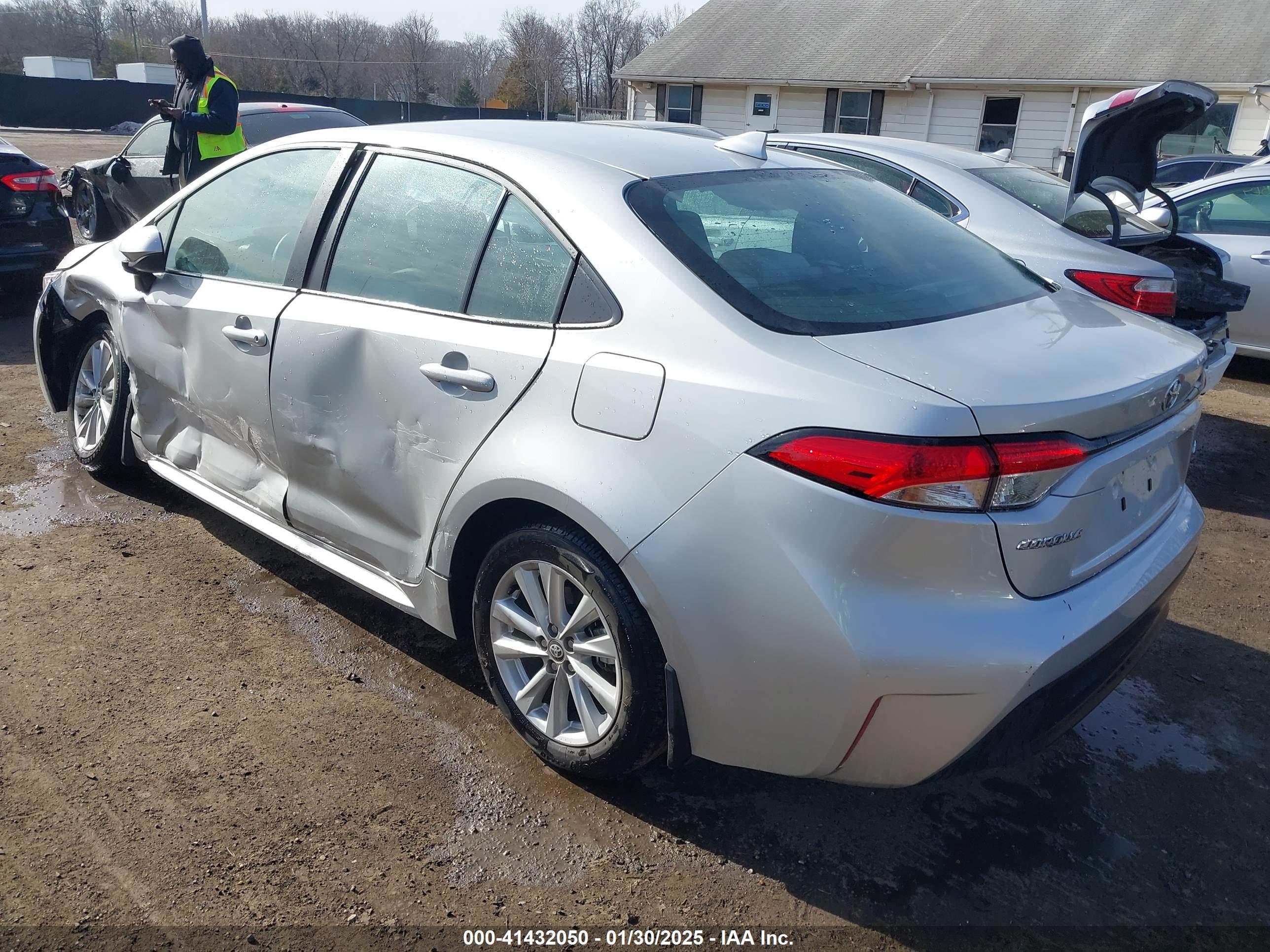 TOYOTA COROLLA image 3