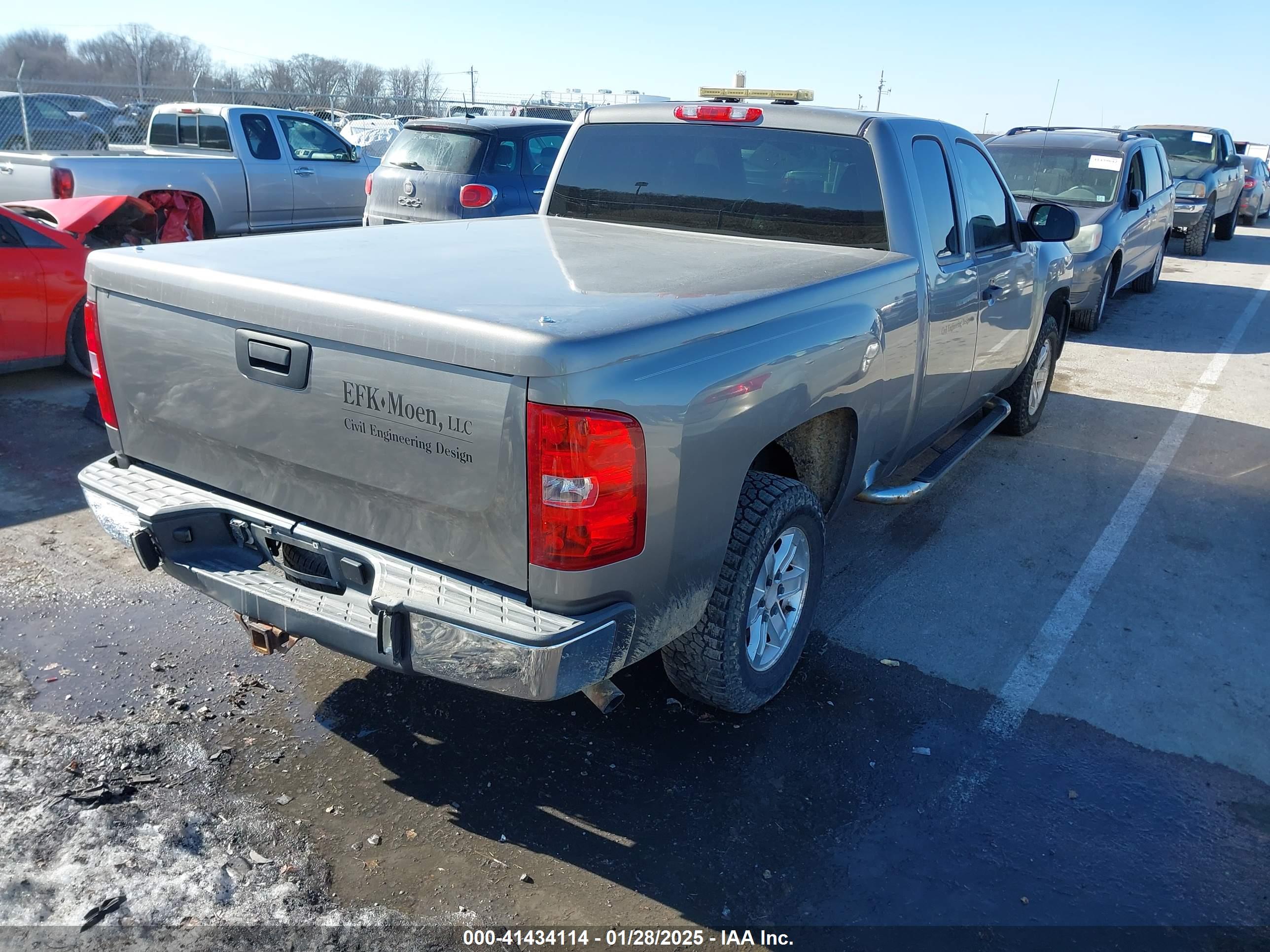 CHEVROLET SILVERADO image 4