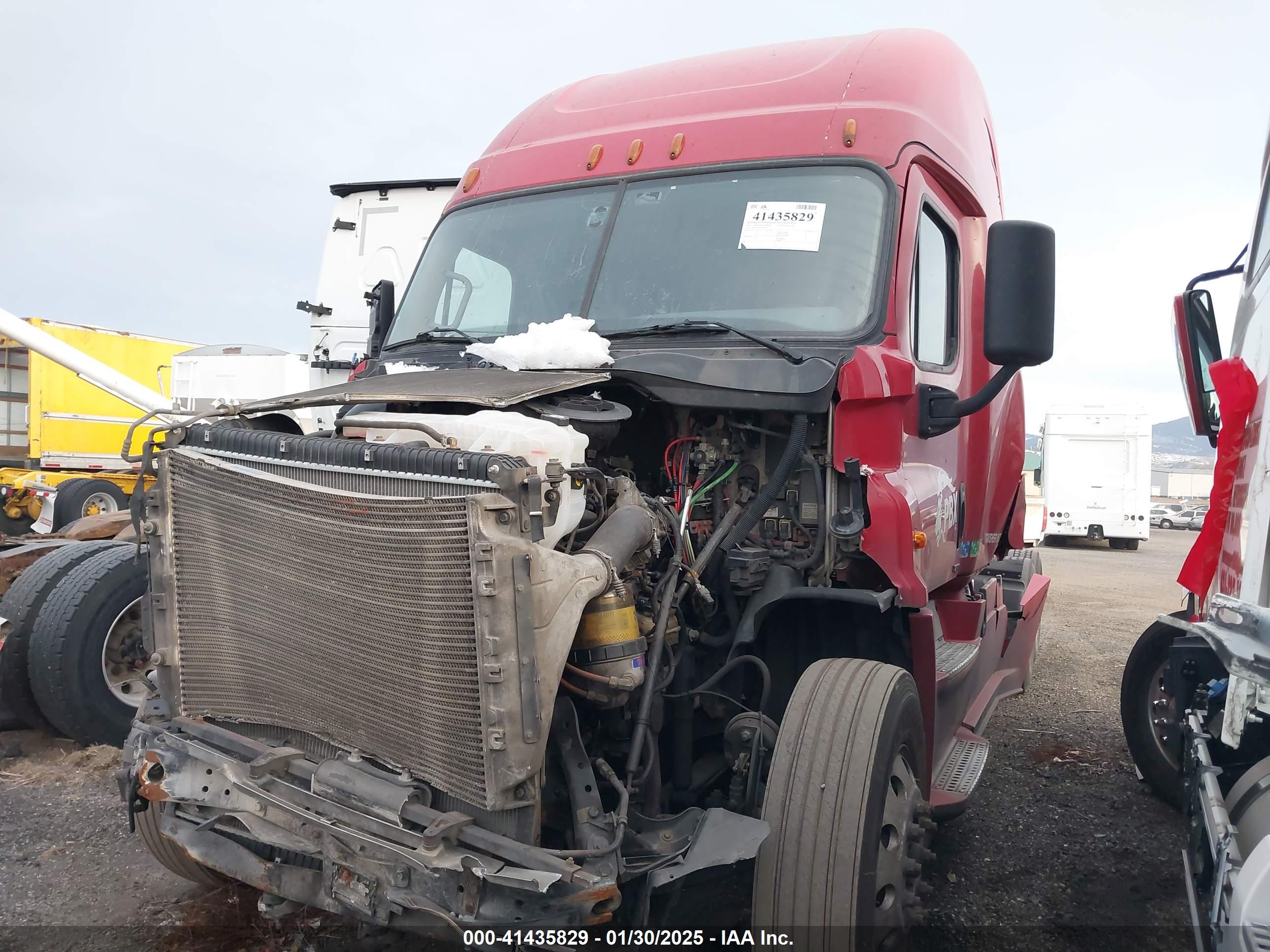 FREIGHTLINER CASCADIA image 2