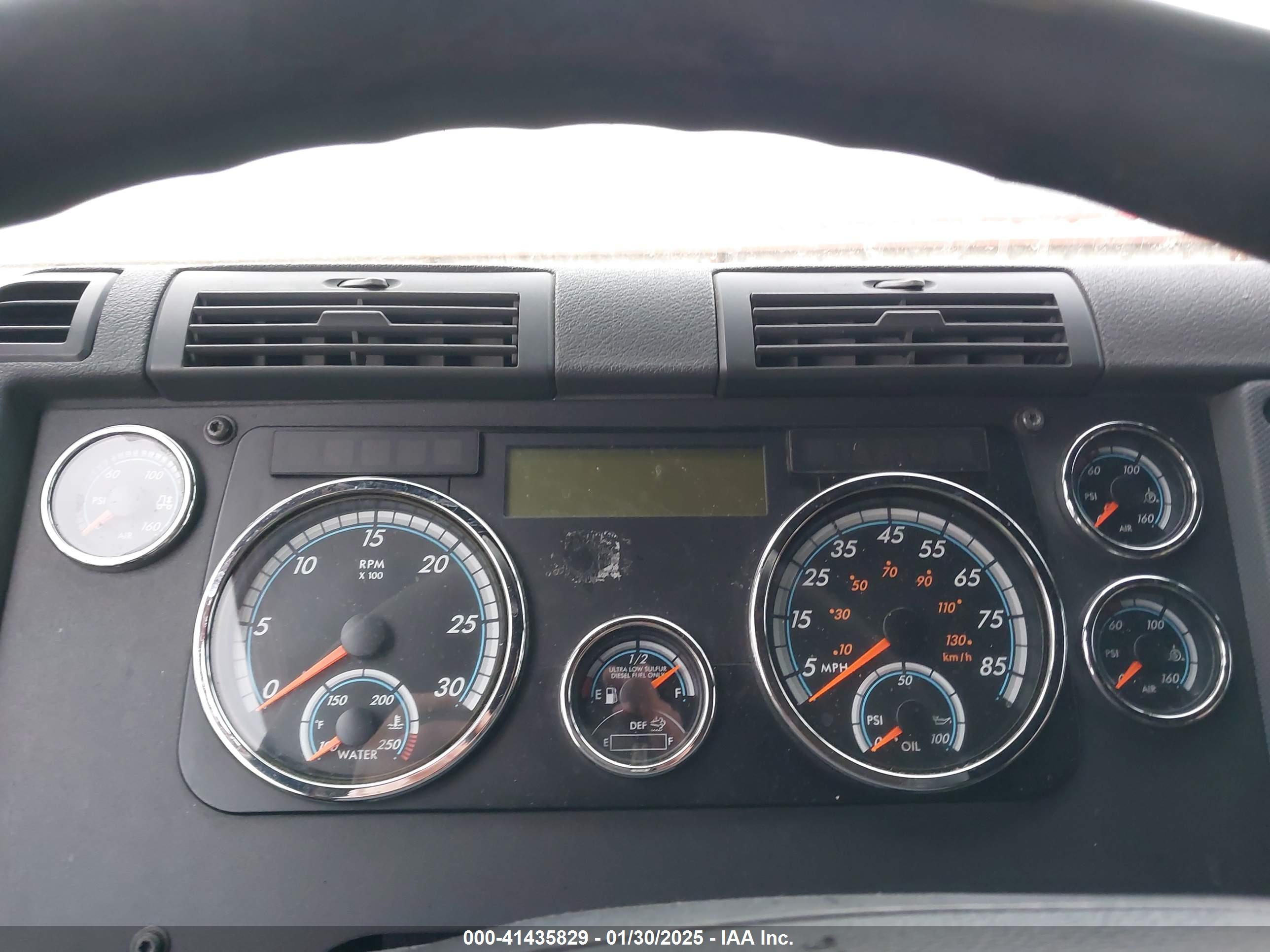 FREIGHTLINER CASCADIA image 6