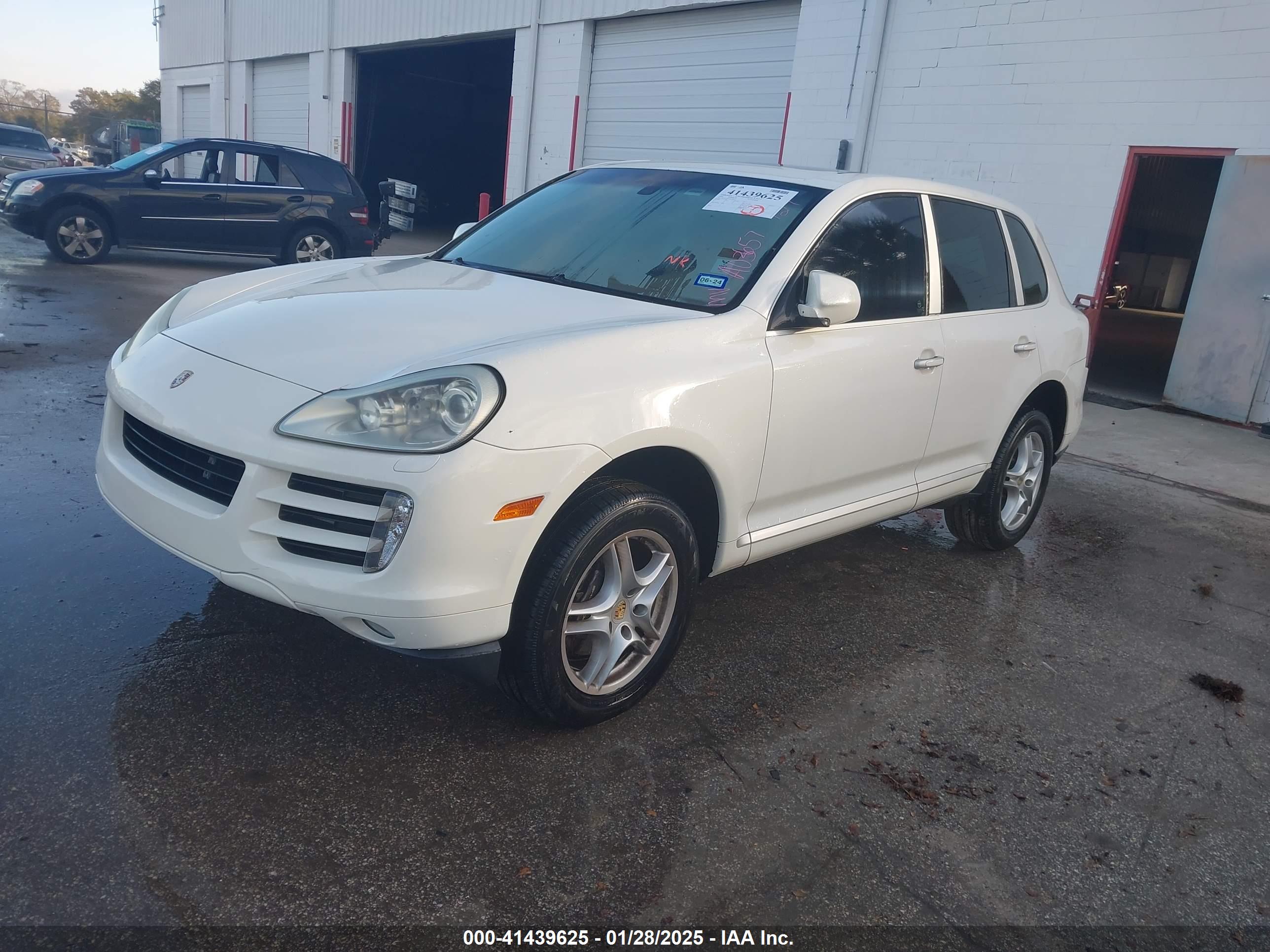 PORSCHE CAYENNE image 2