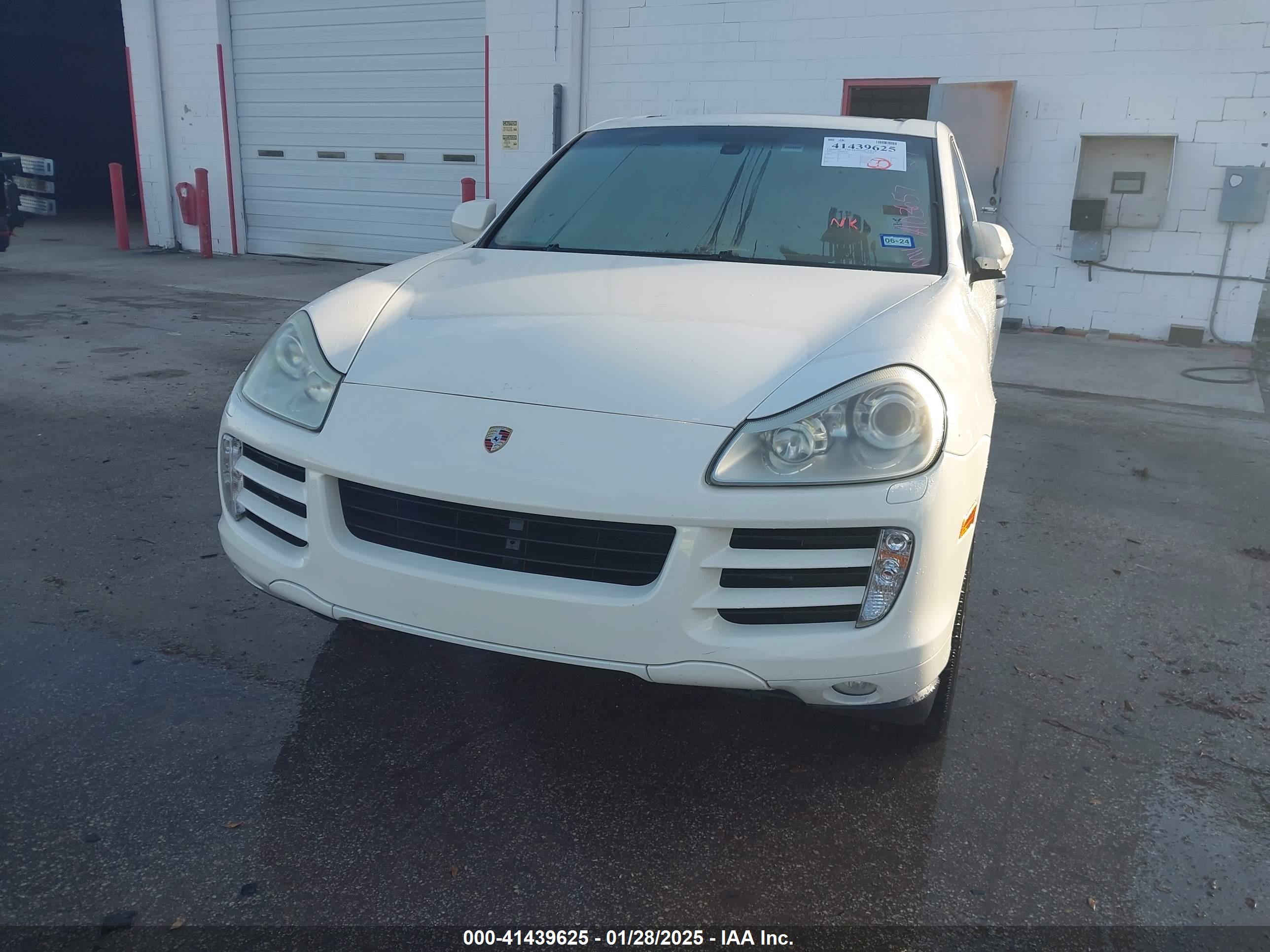PORSCHE CAYENNE image 6