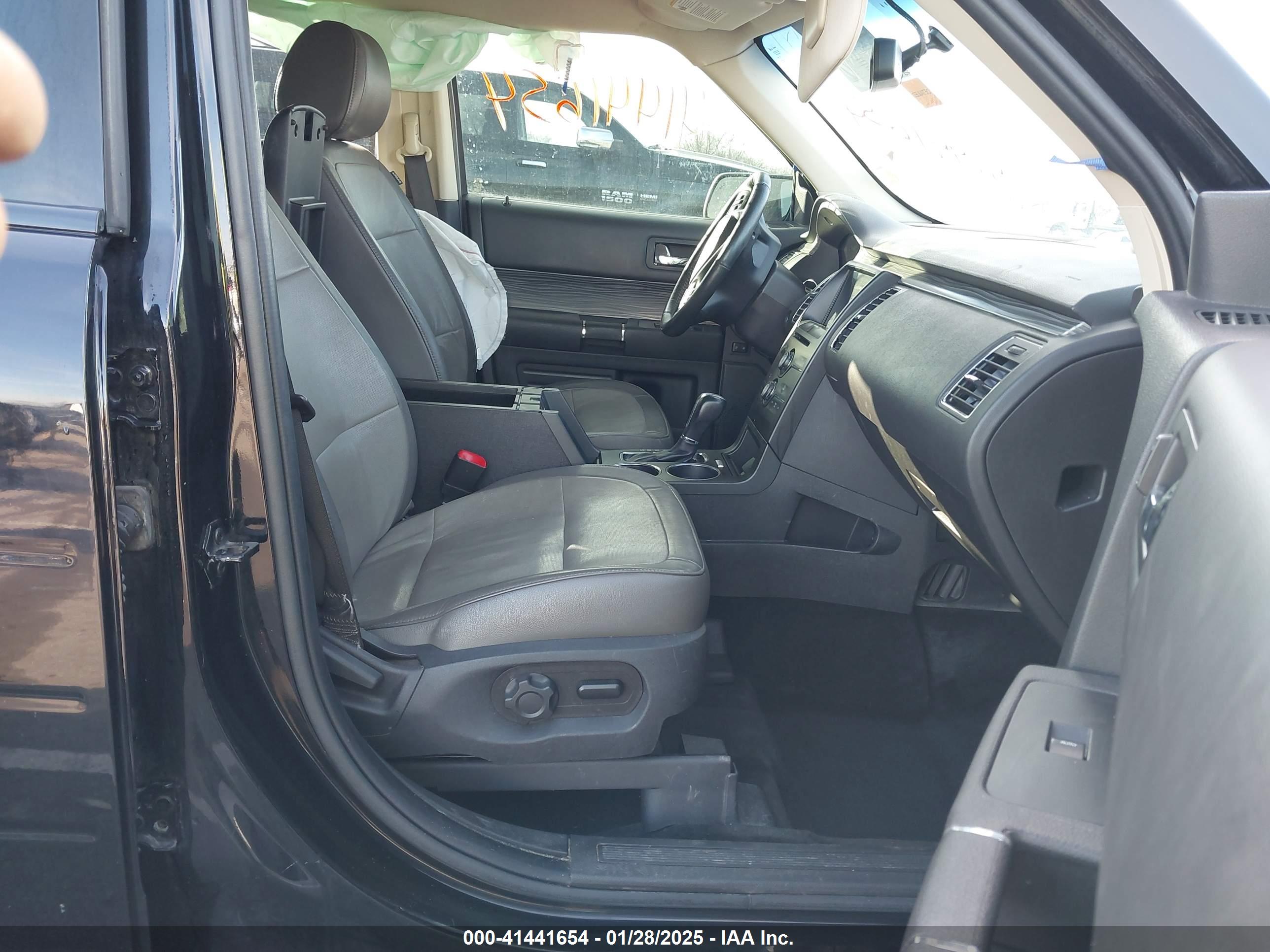 FORD FLEX image 5