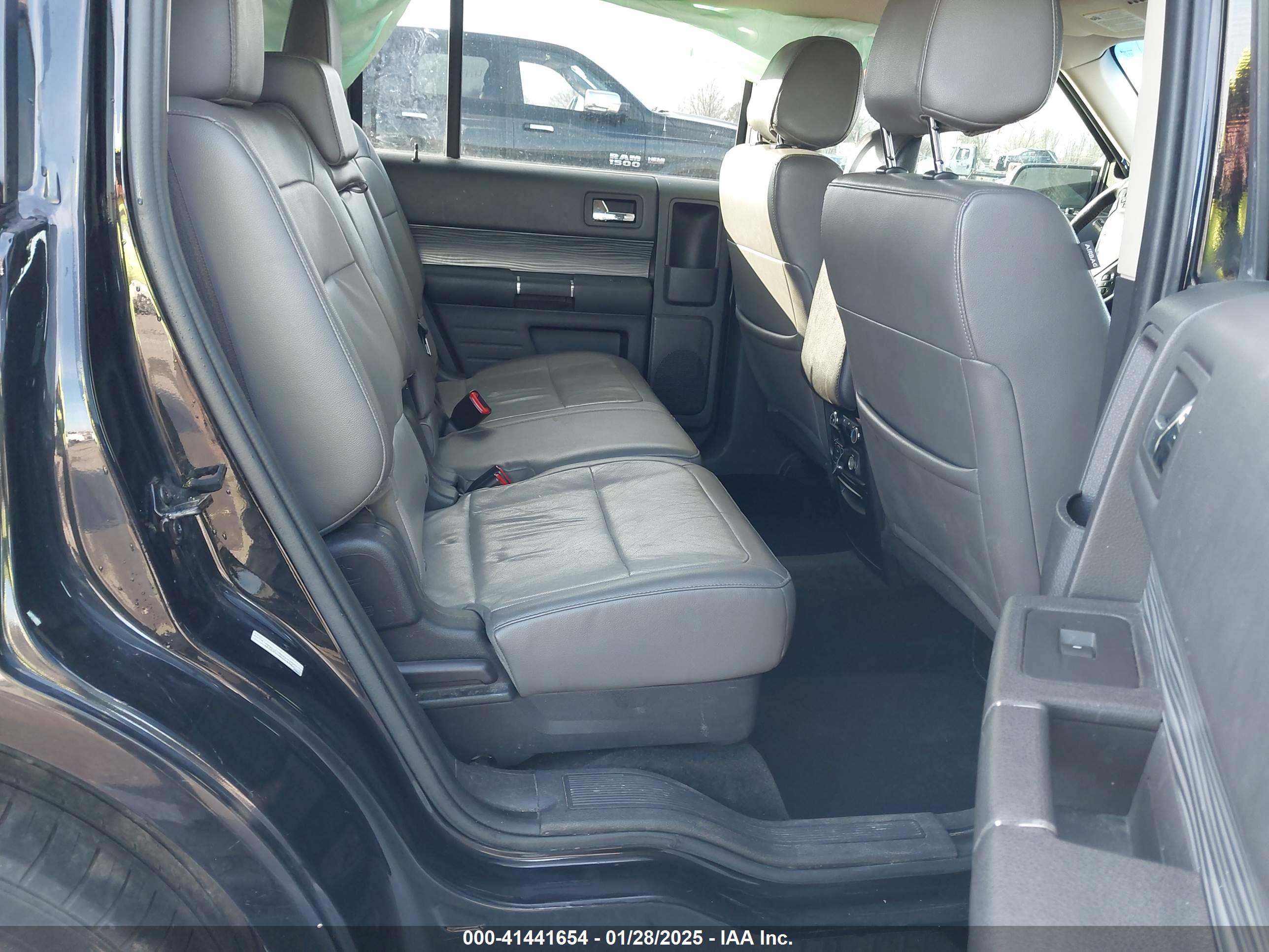 FORD FLEX image 8