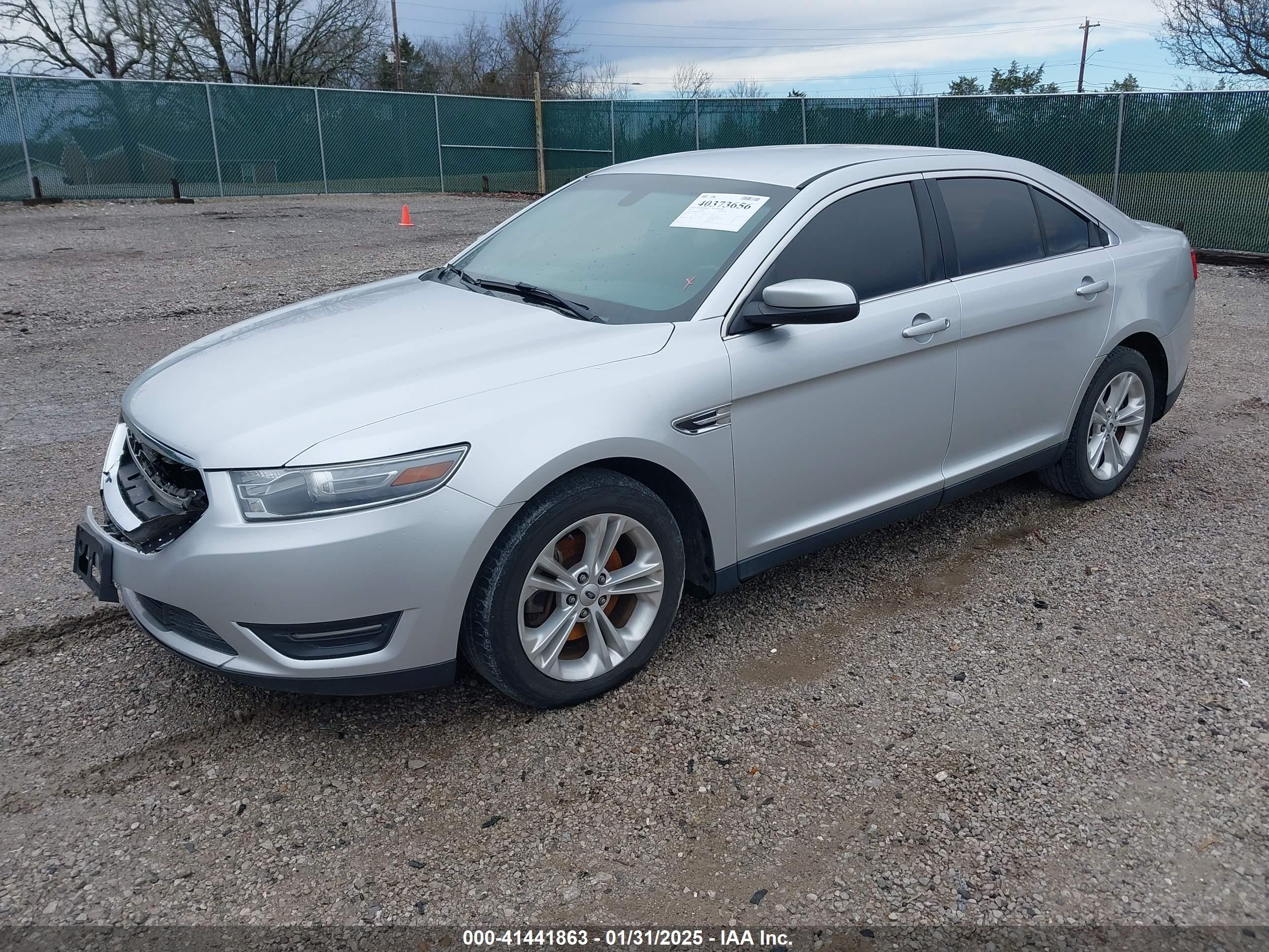 FORD TAURUS image 2