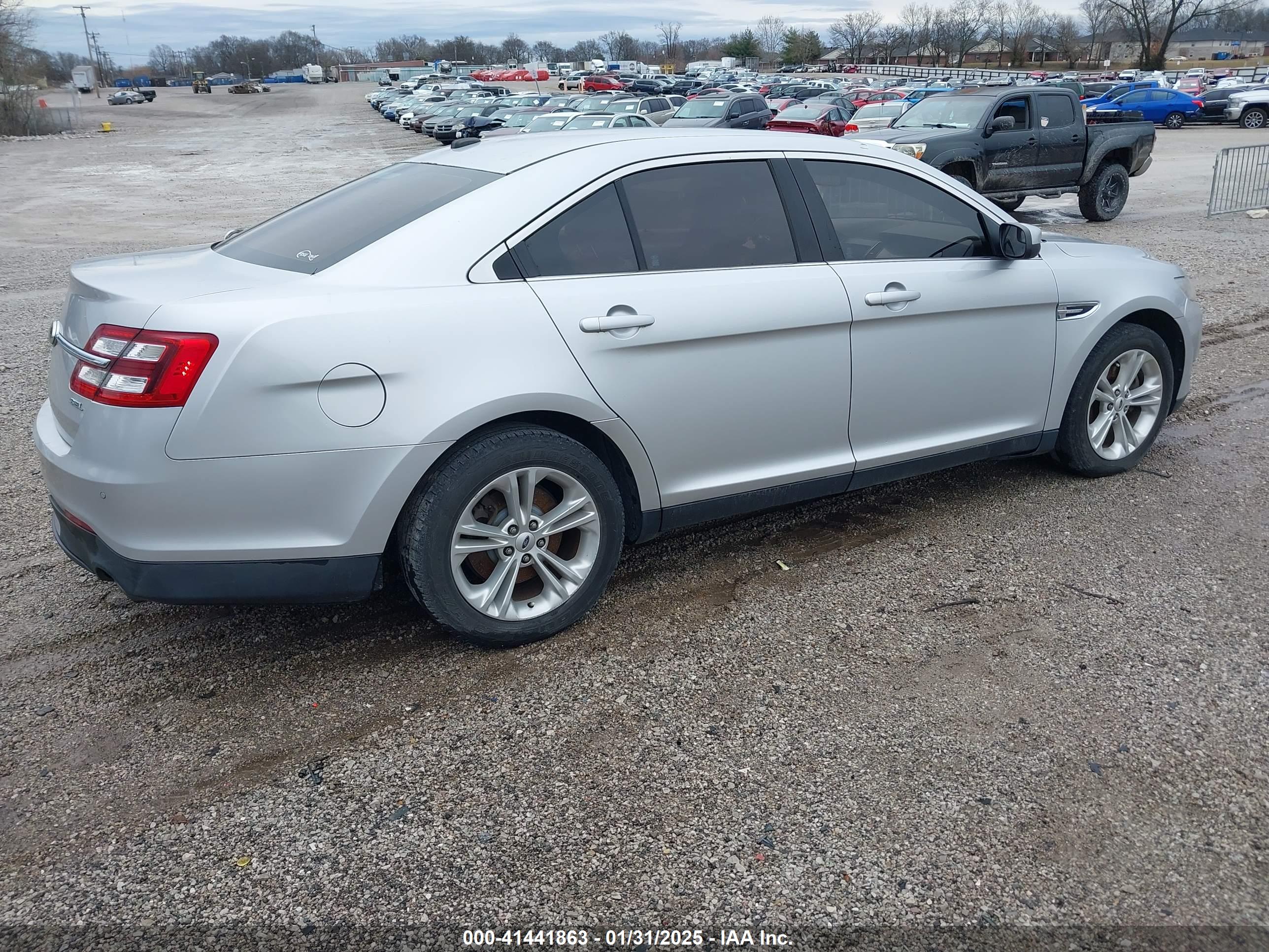 FORD TAURUS image 4