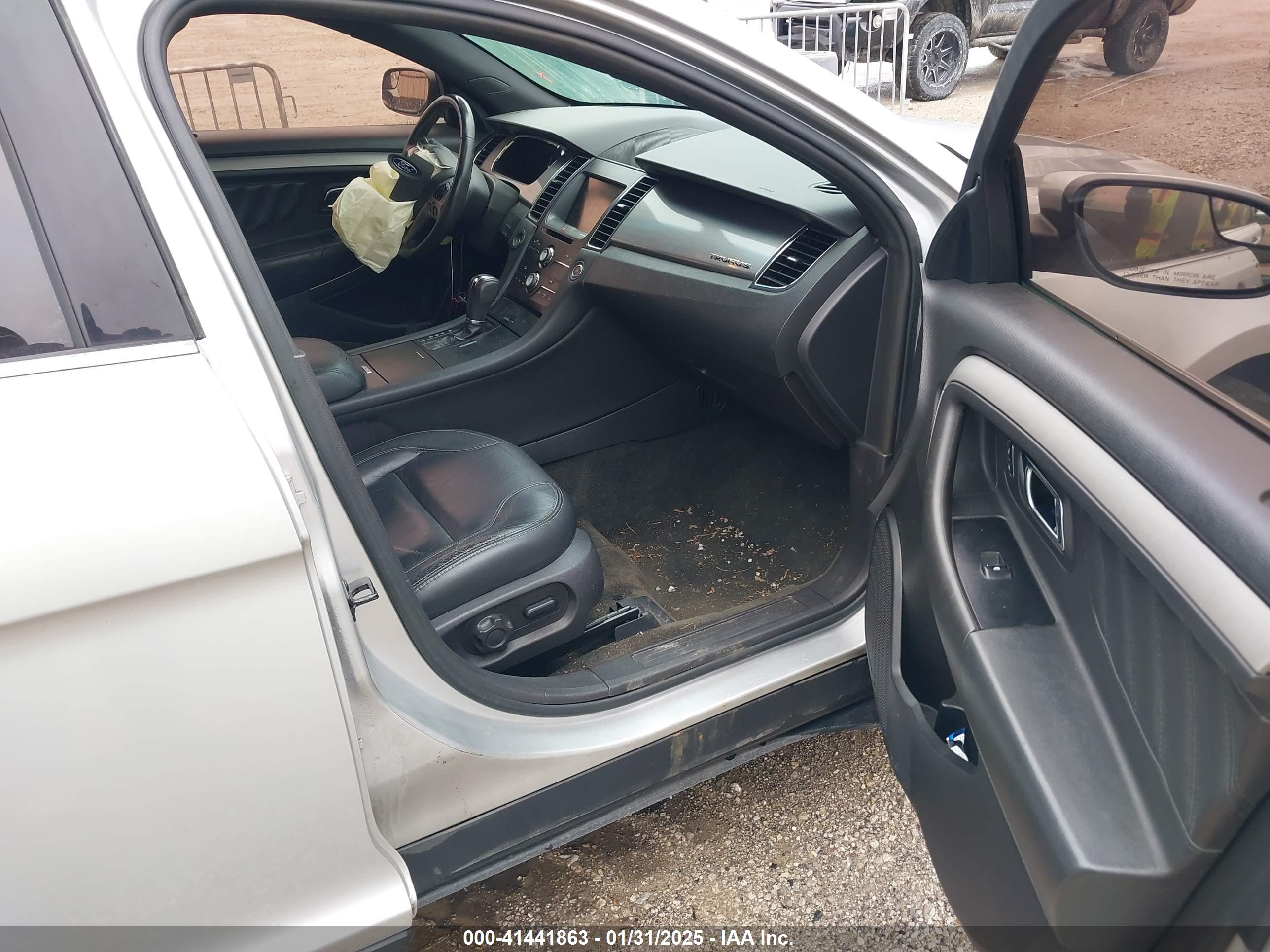 FORD TAURUS image 5