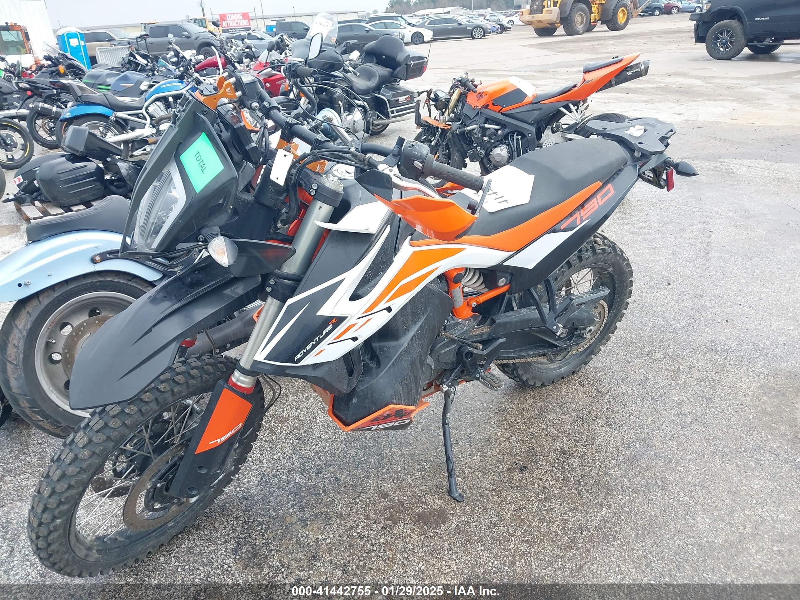 KTM 790 image 2
