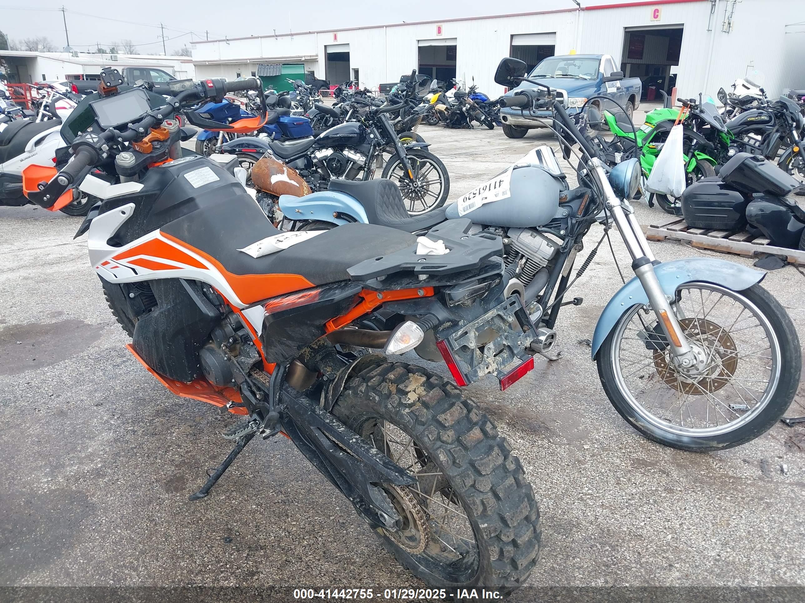 KTM 790 image 3