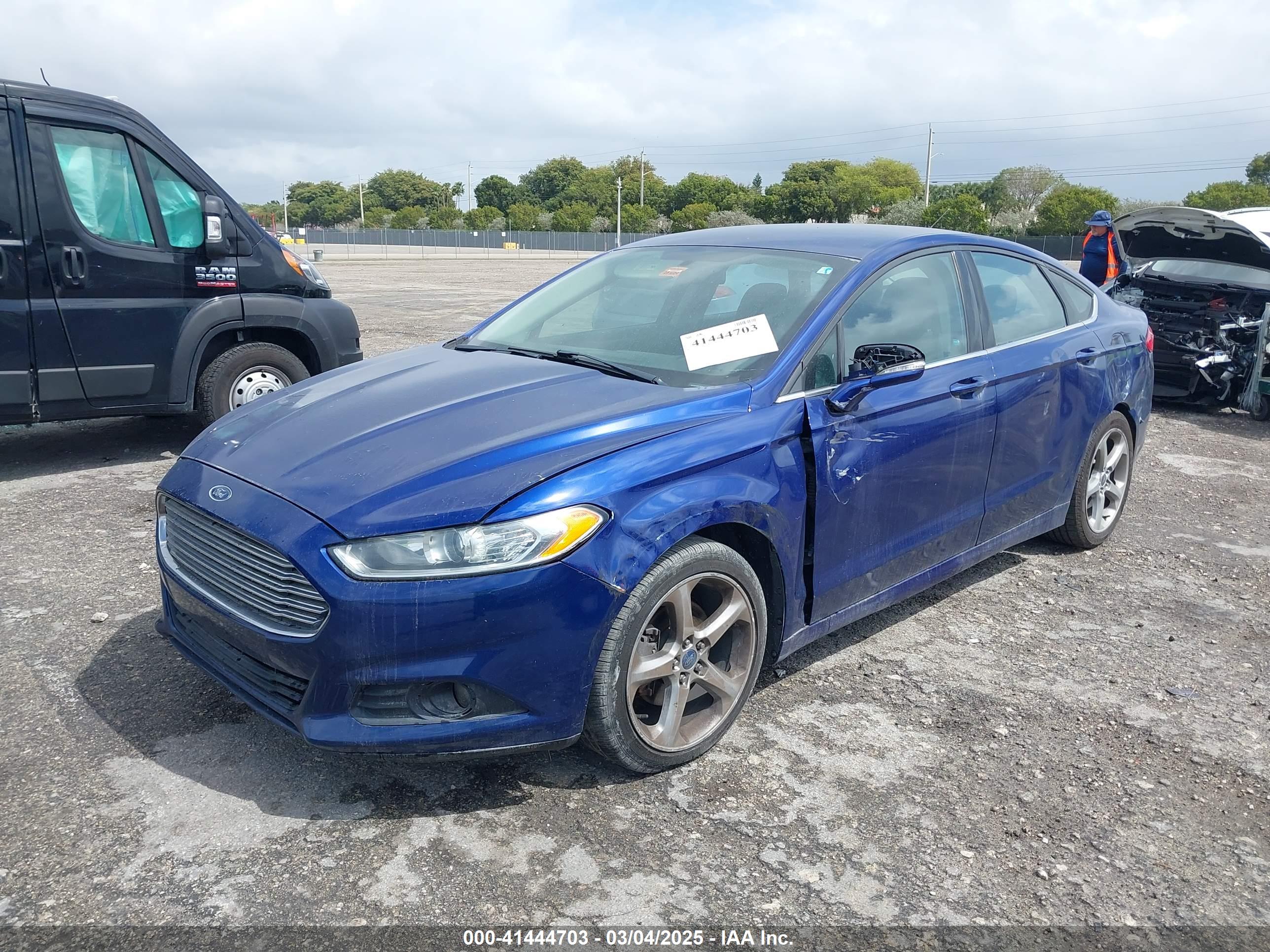 FORD FUSION image 2