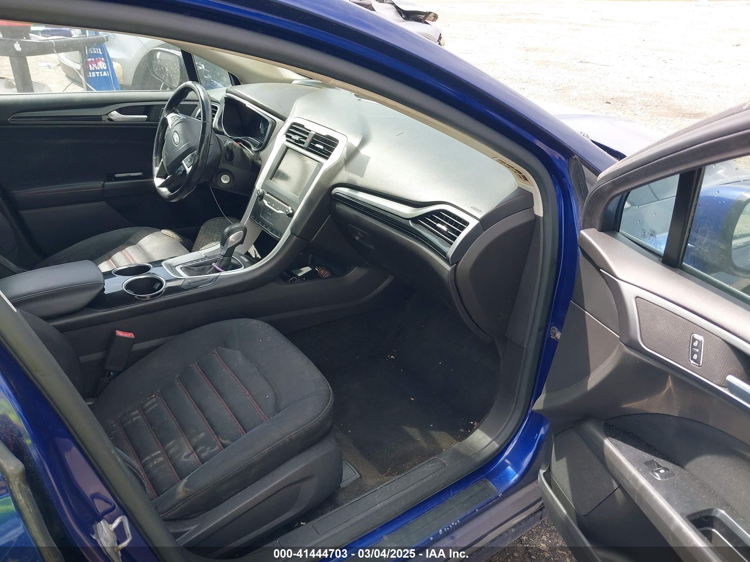 FORD FUSION image 5