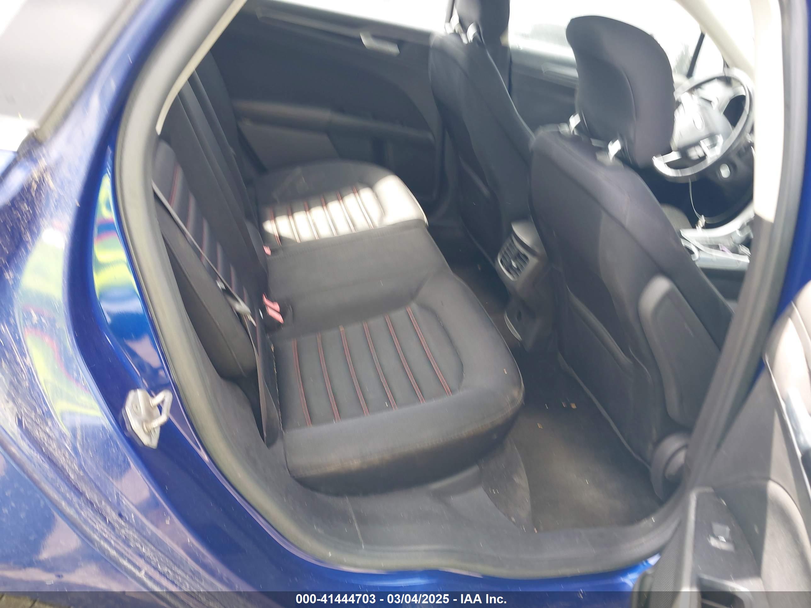 FORD FUSION image 8