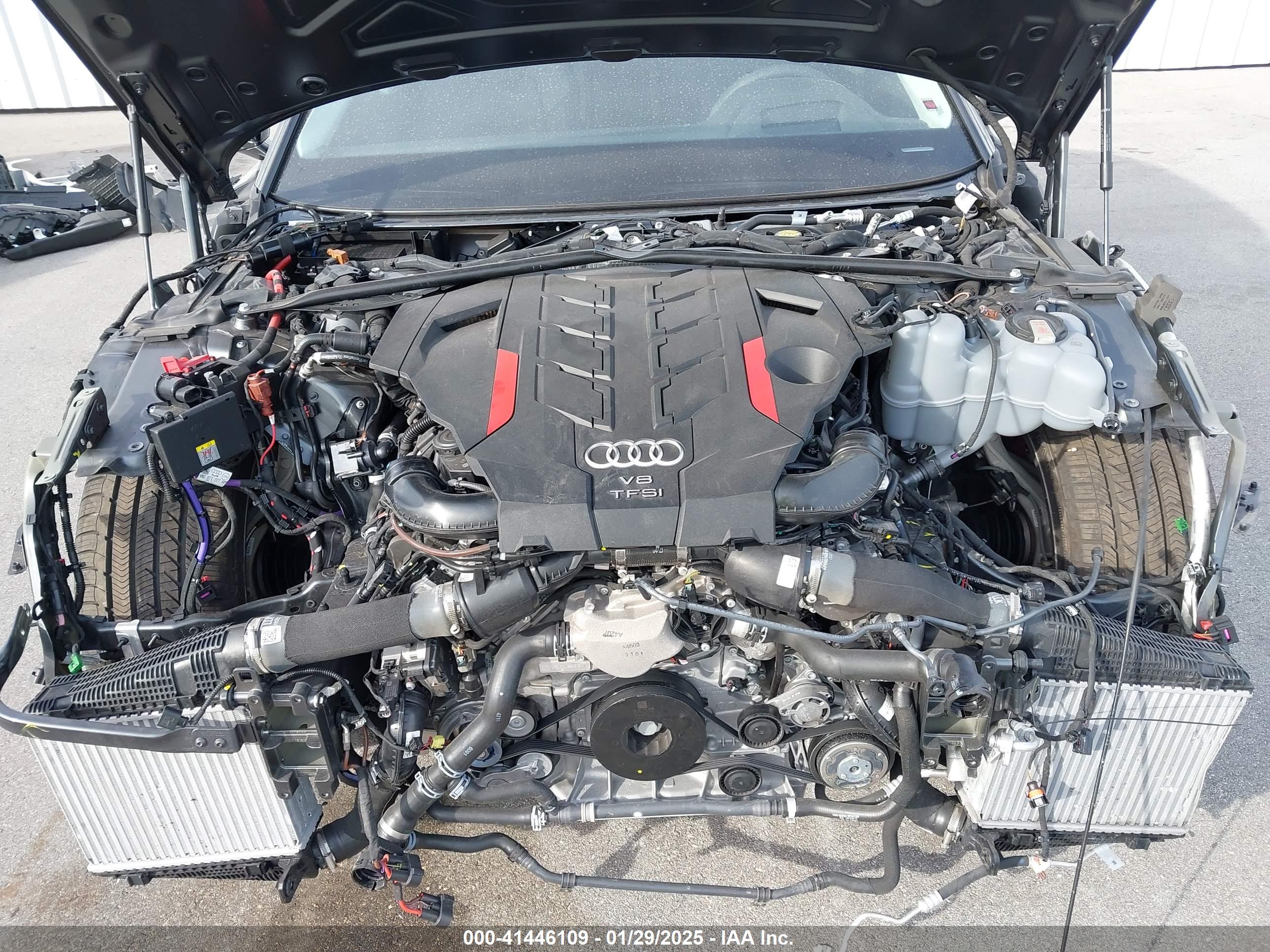 AUDI S8 image 10