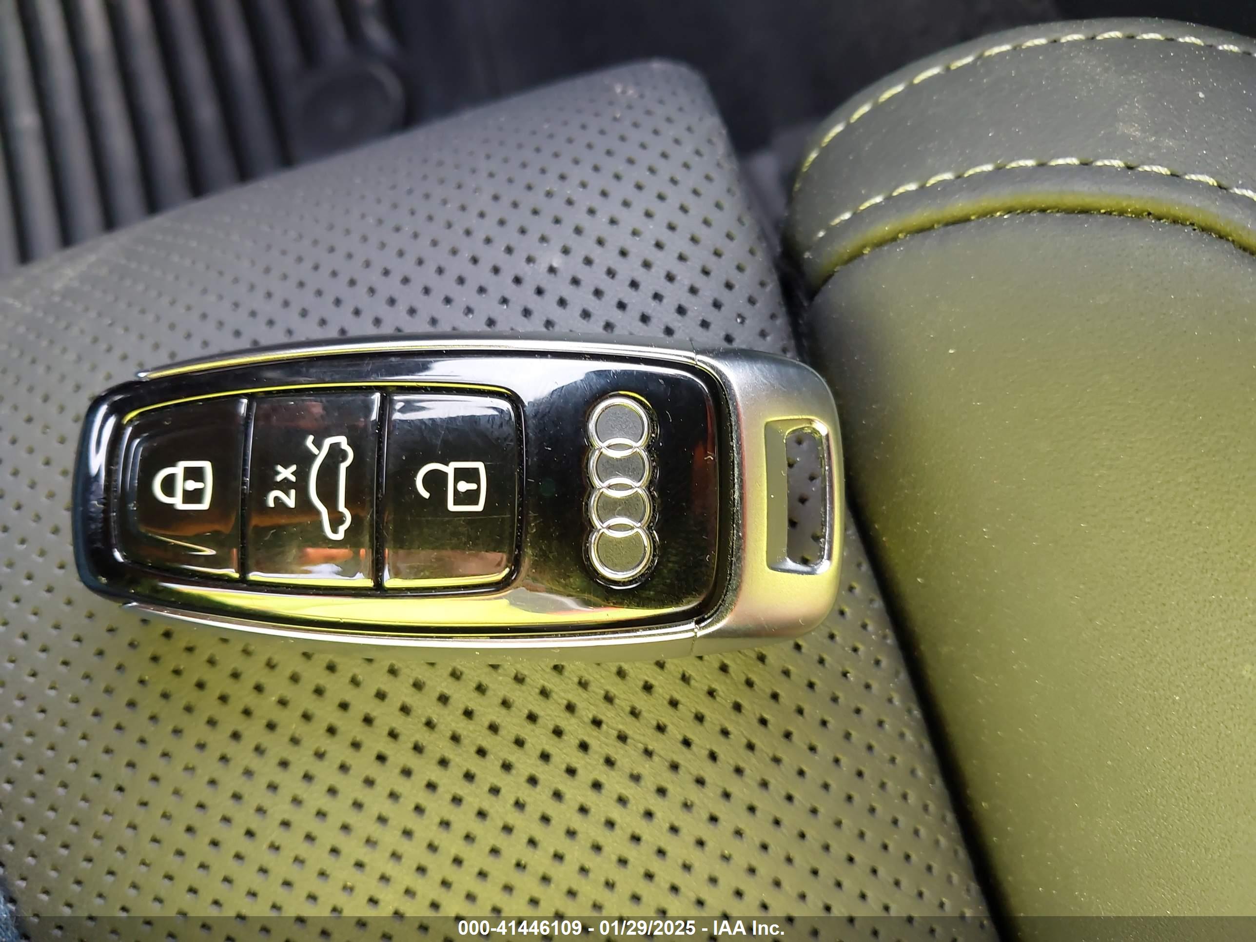 AUDI S8 image 11