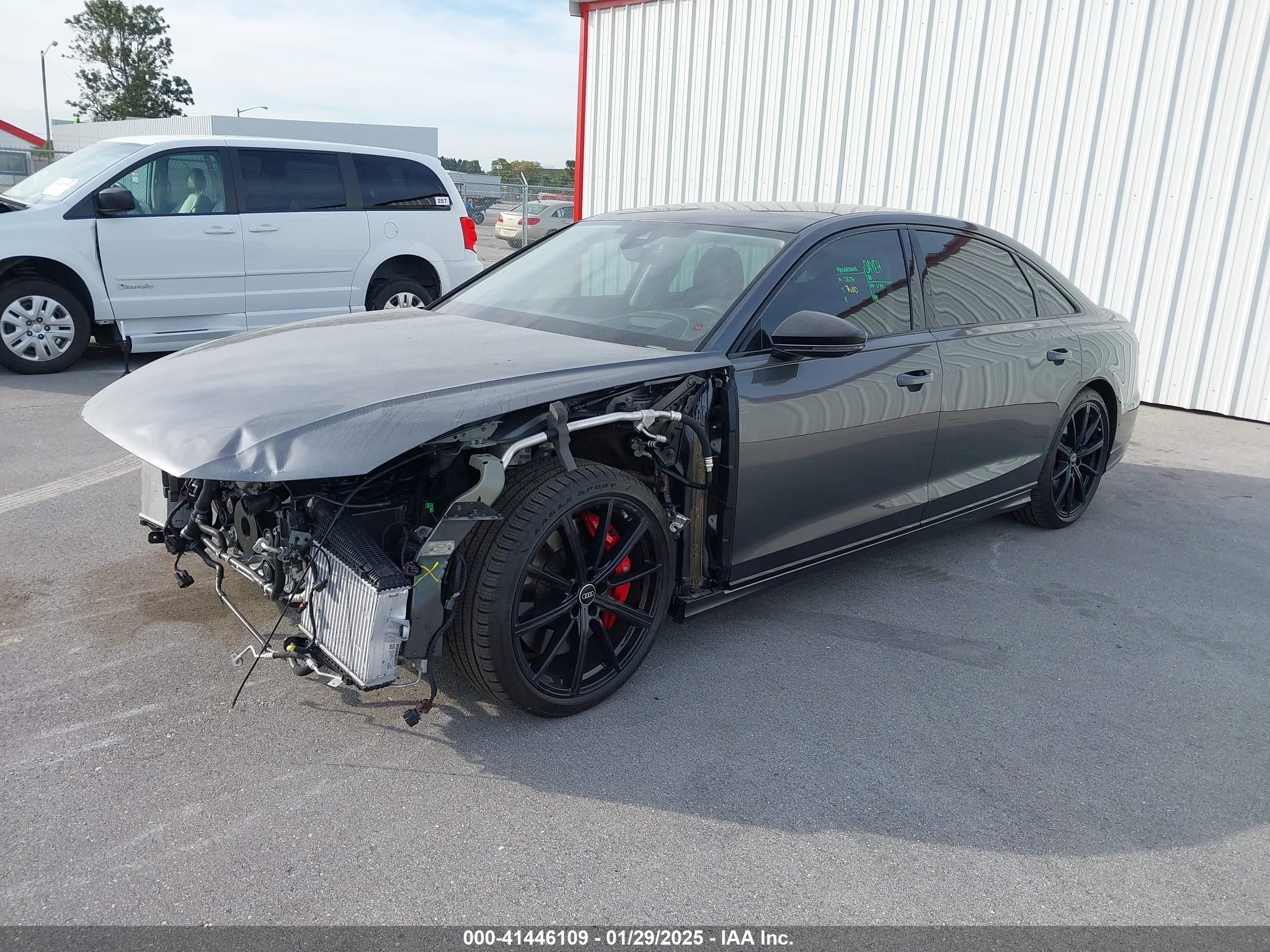 AUDI S8 image 2