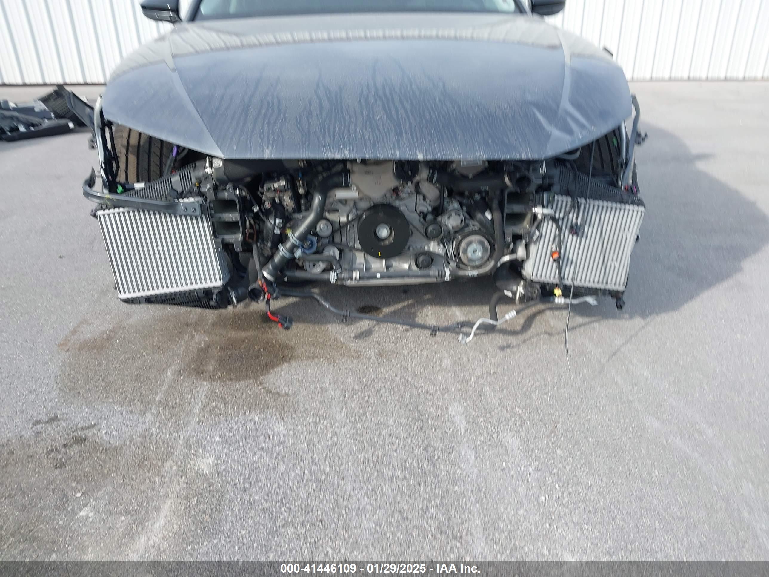 AUDI S8 image 6
