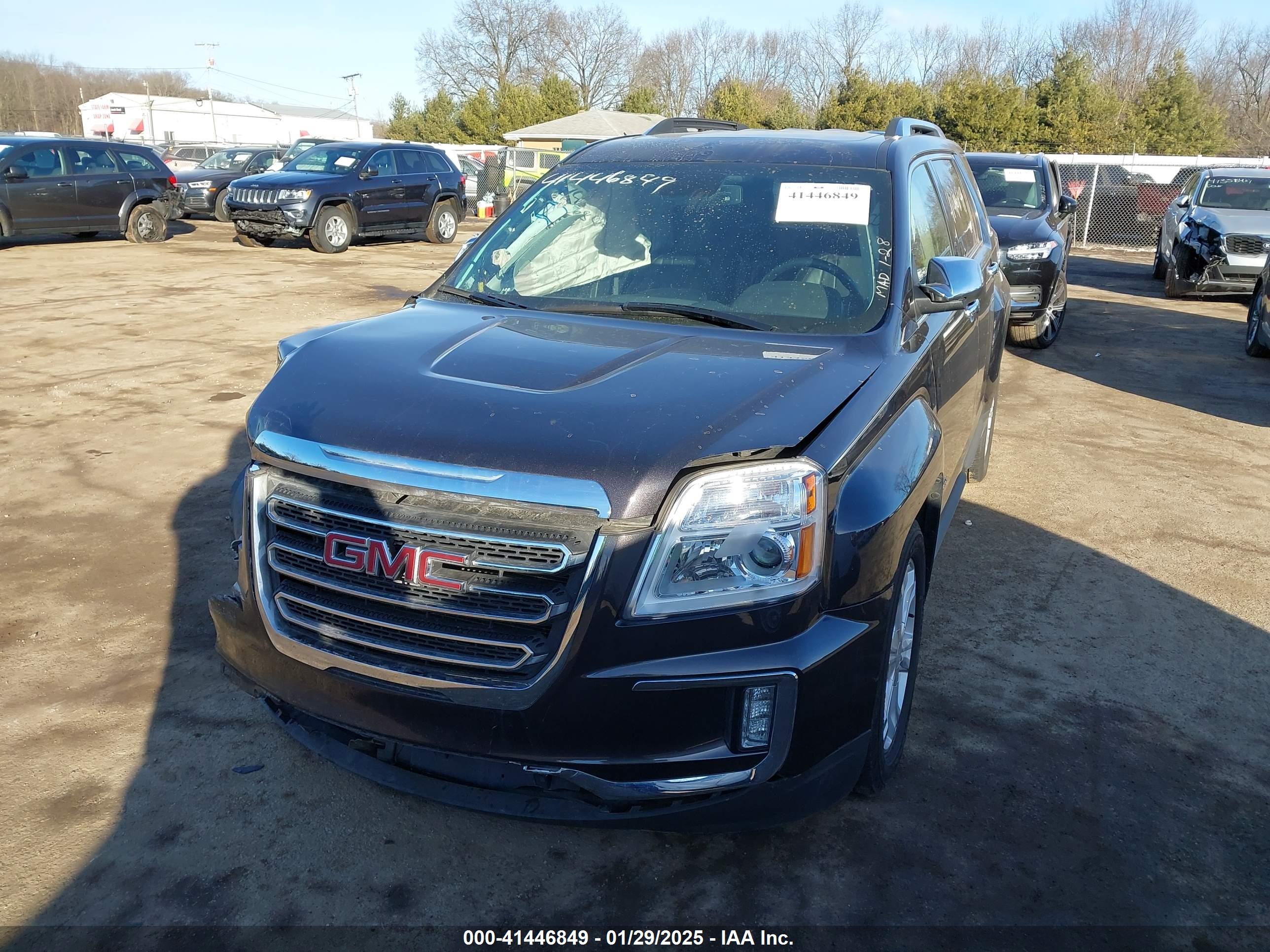 GMC TERRAIN image 2