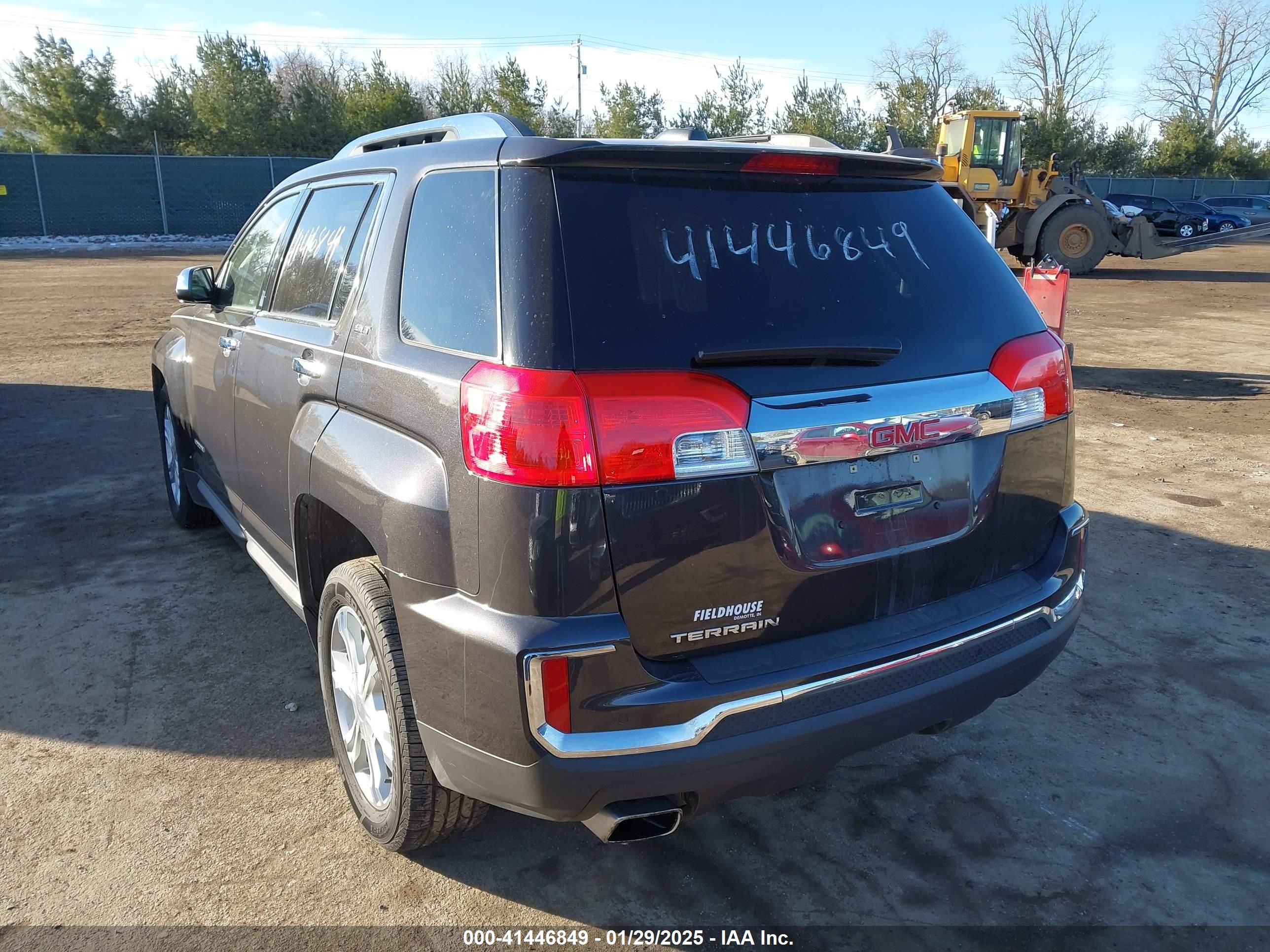 GMC TERRAIN image 3