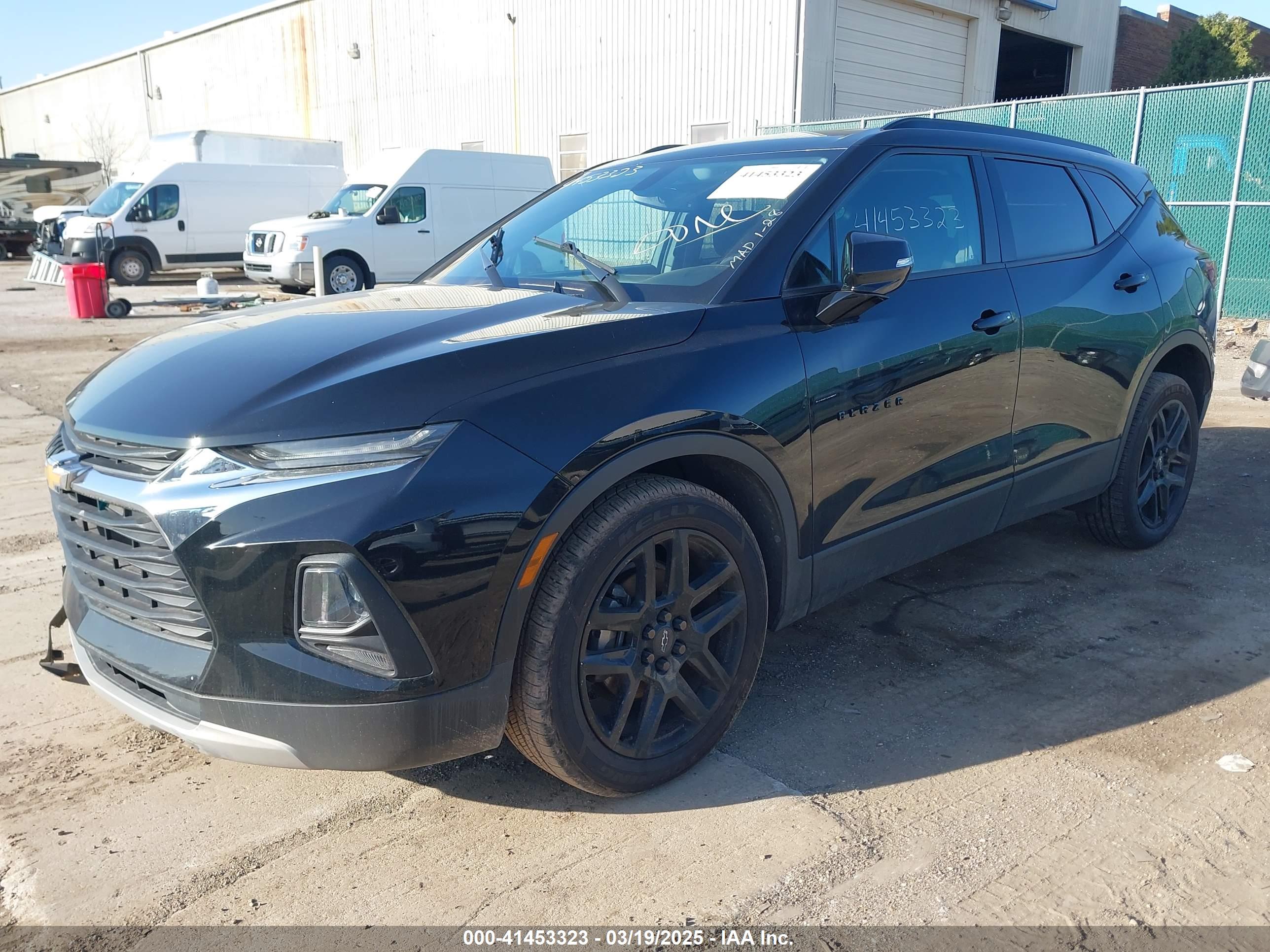 CHEVROLET BLAZER image 2