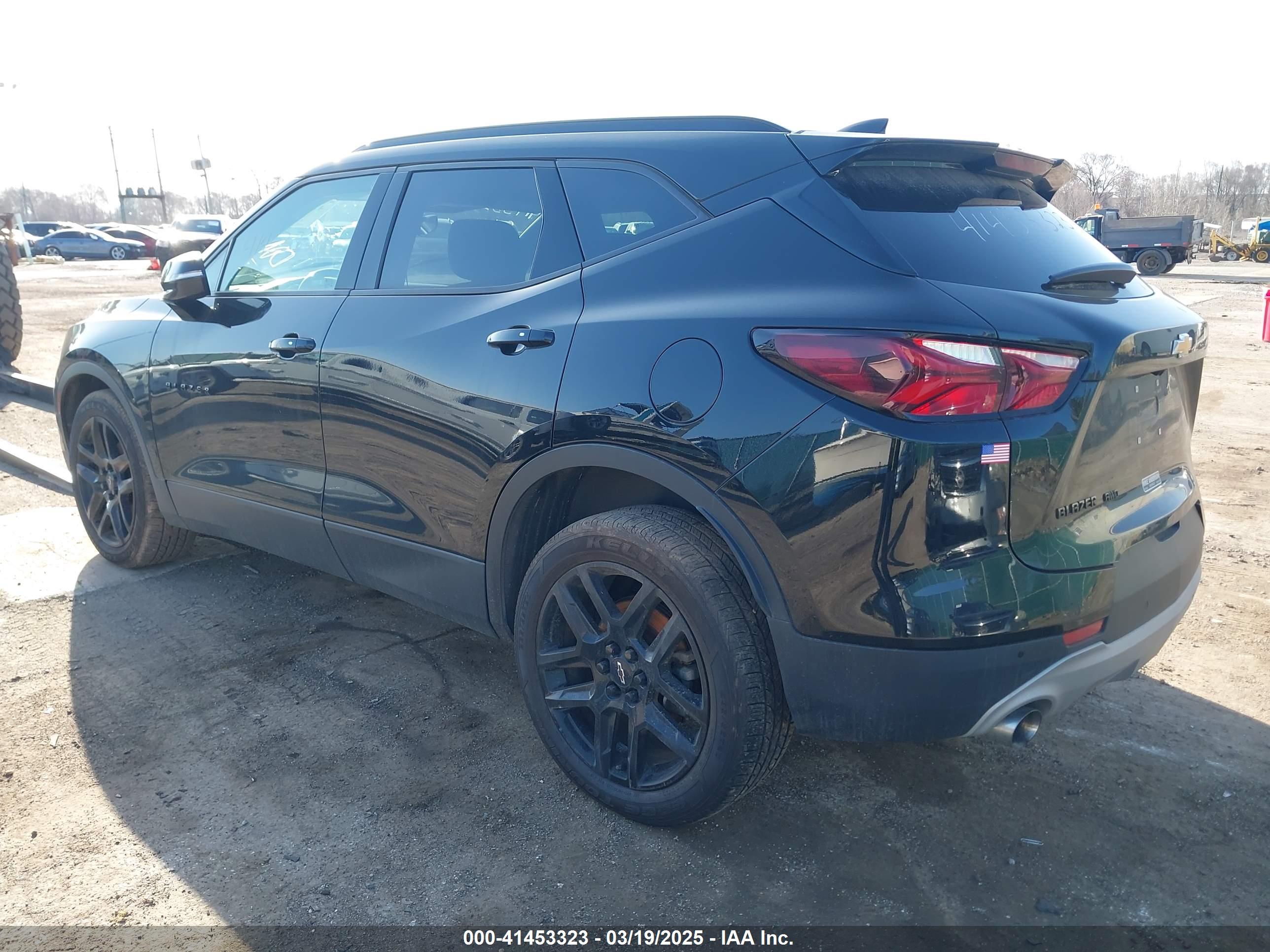 CHEVROLET BLAZER image 3