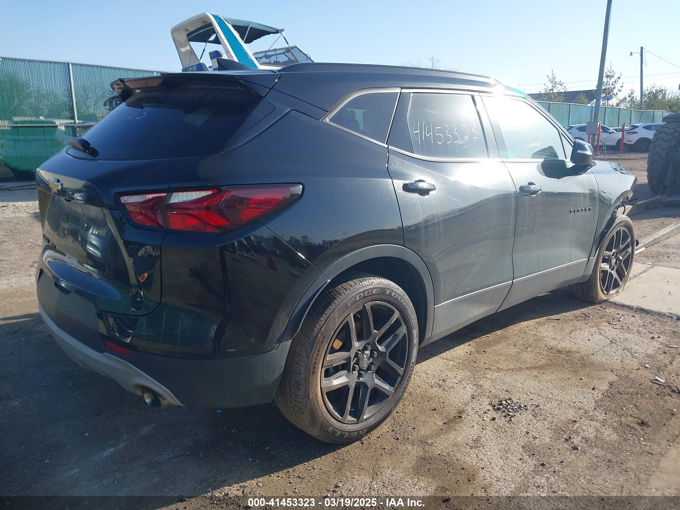 CHEVROLET BLAZER image 4