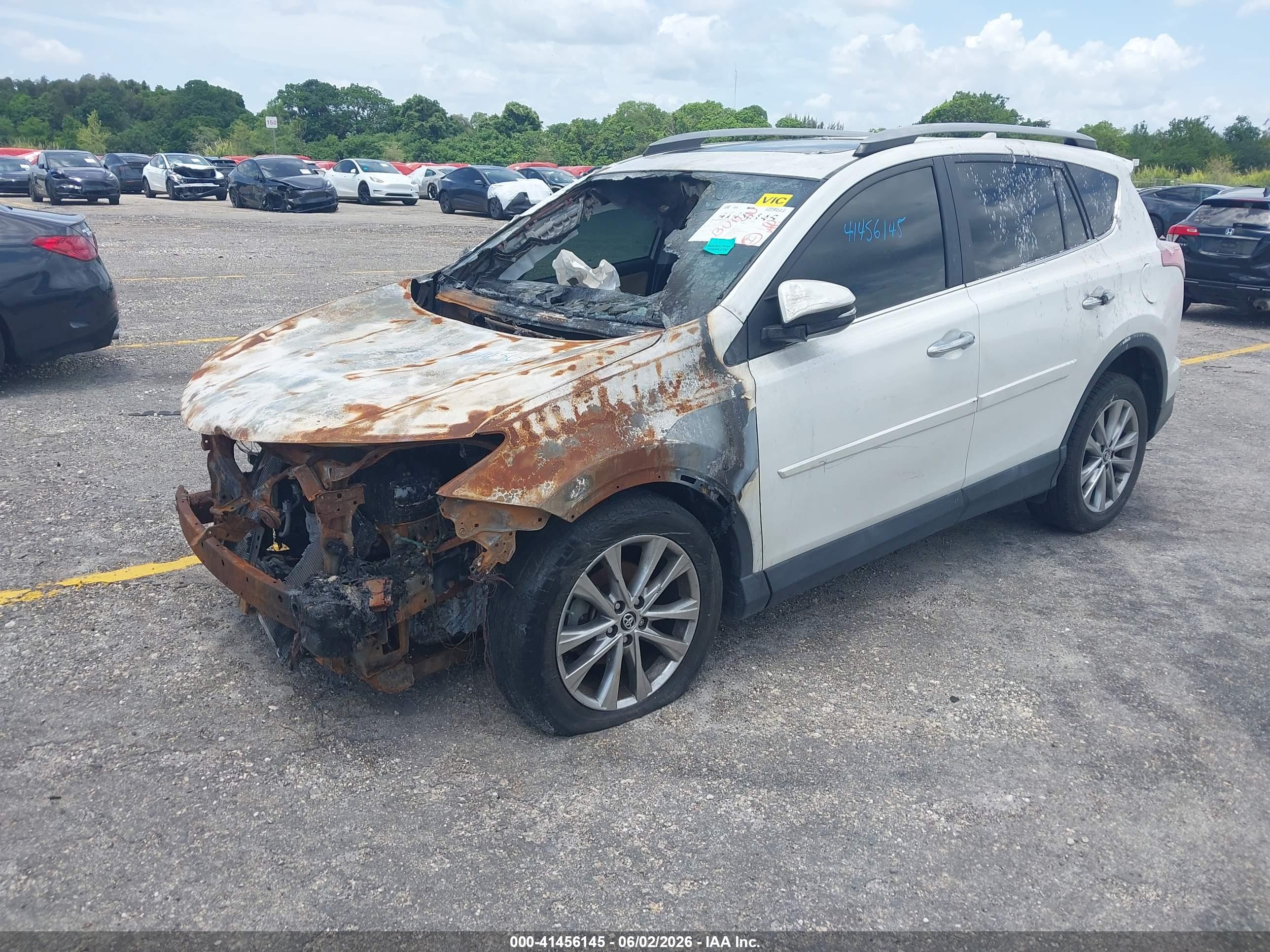 TOYOTA RAV4 image 2