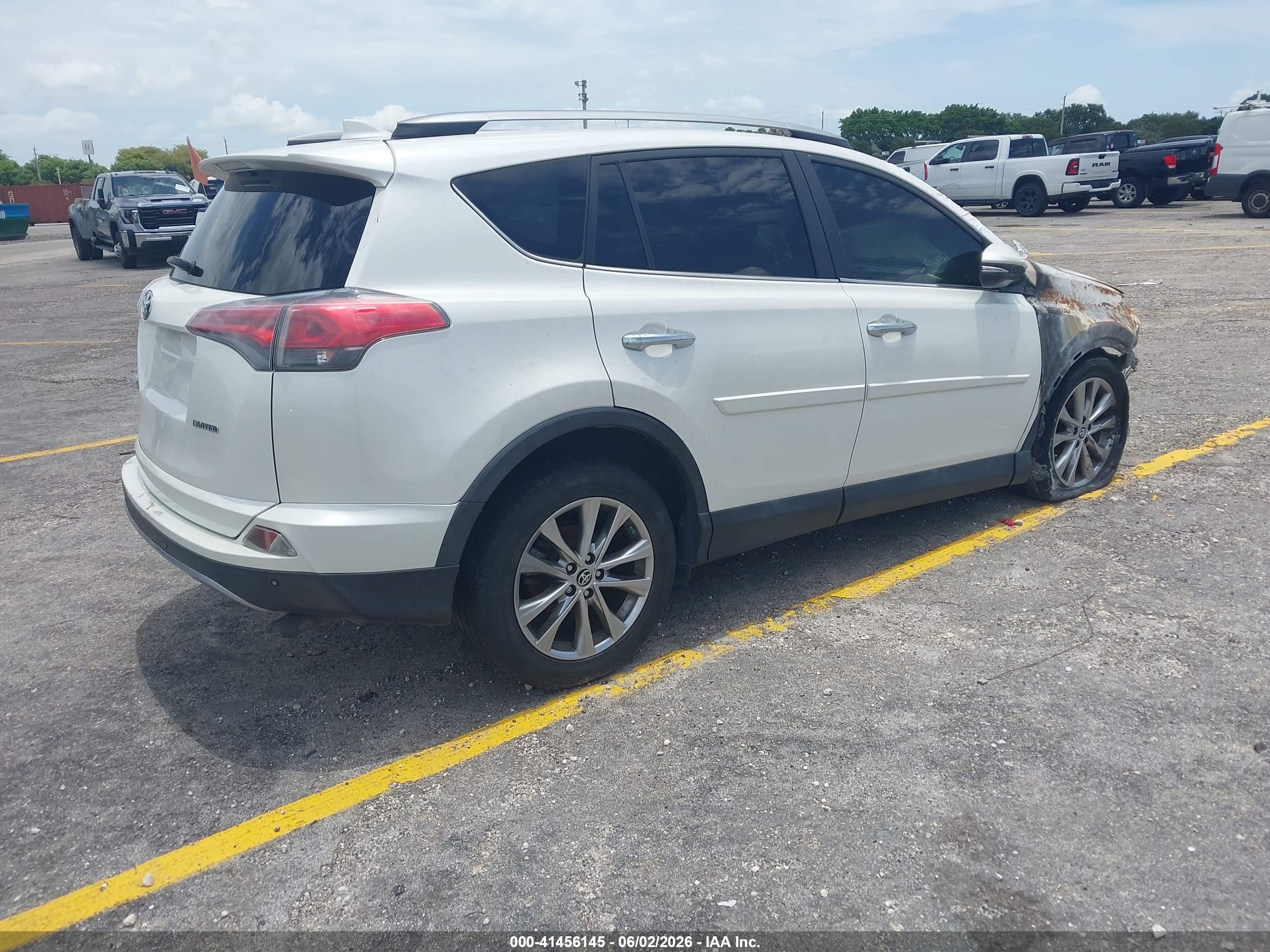 TOYOTA RAV4 image 4