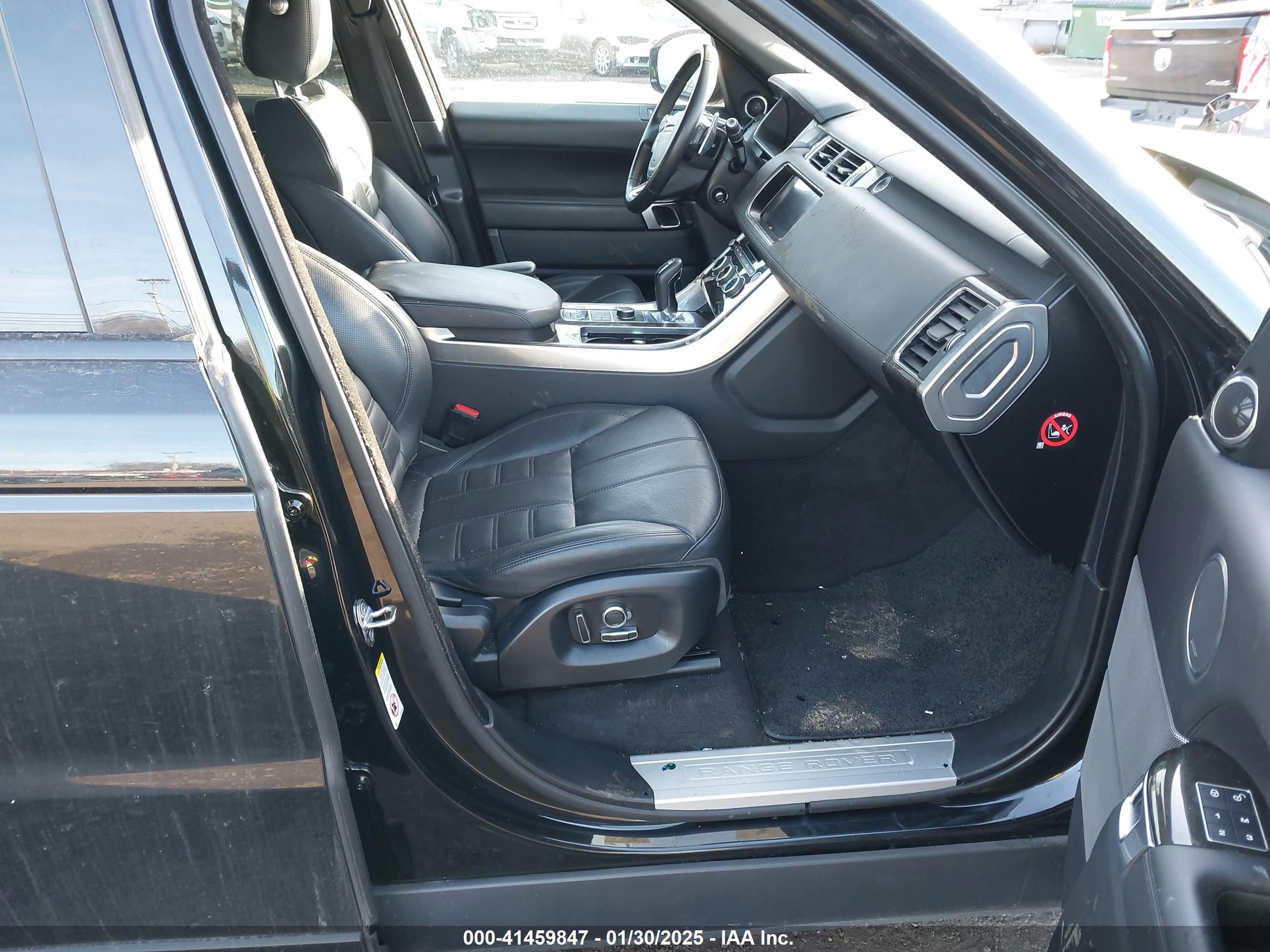 LAND ROVER image 5