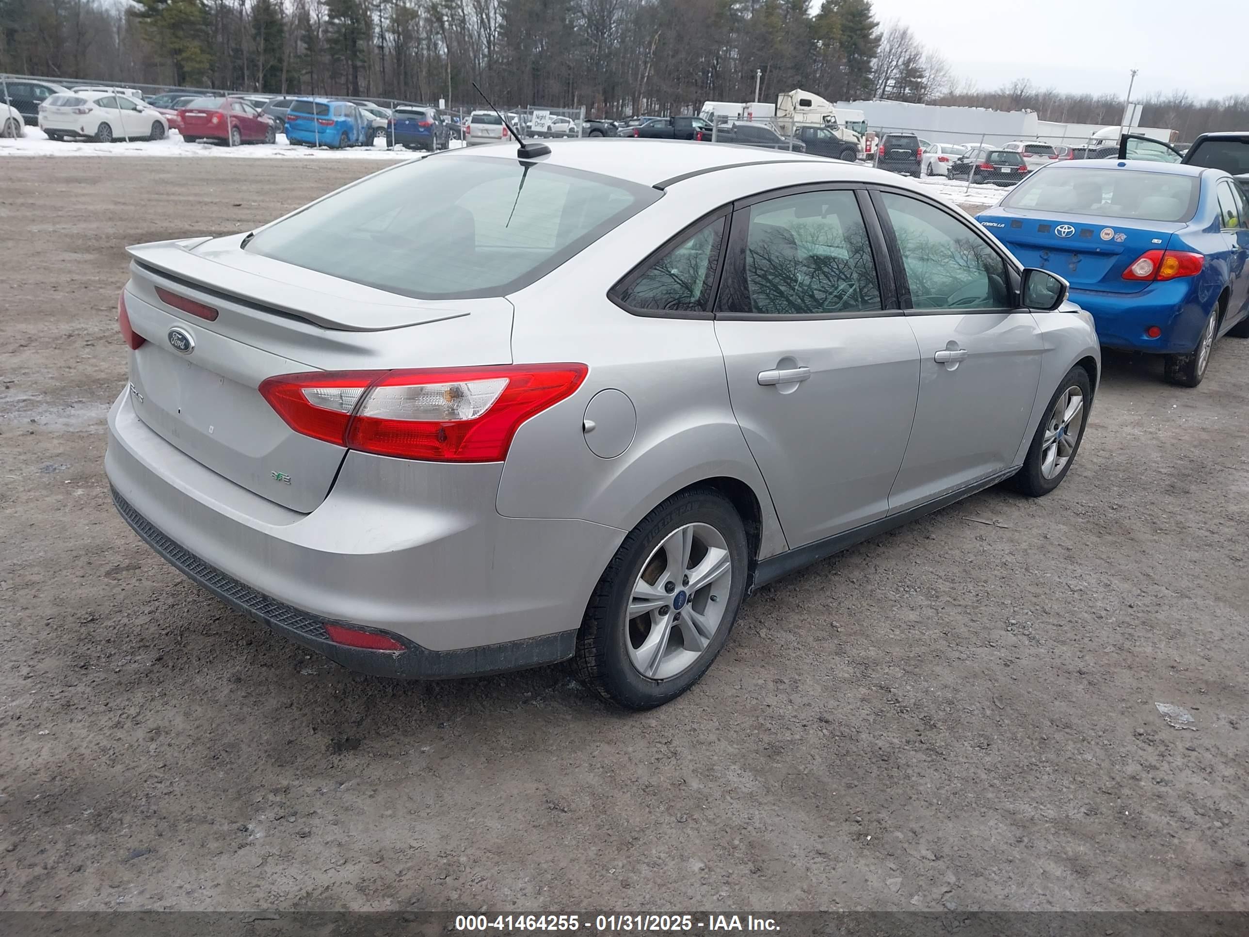 FORD FOCUS image 4