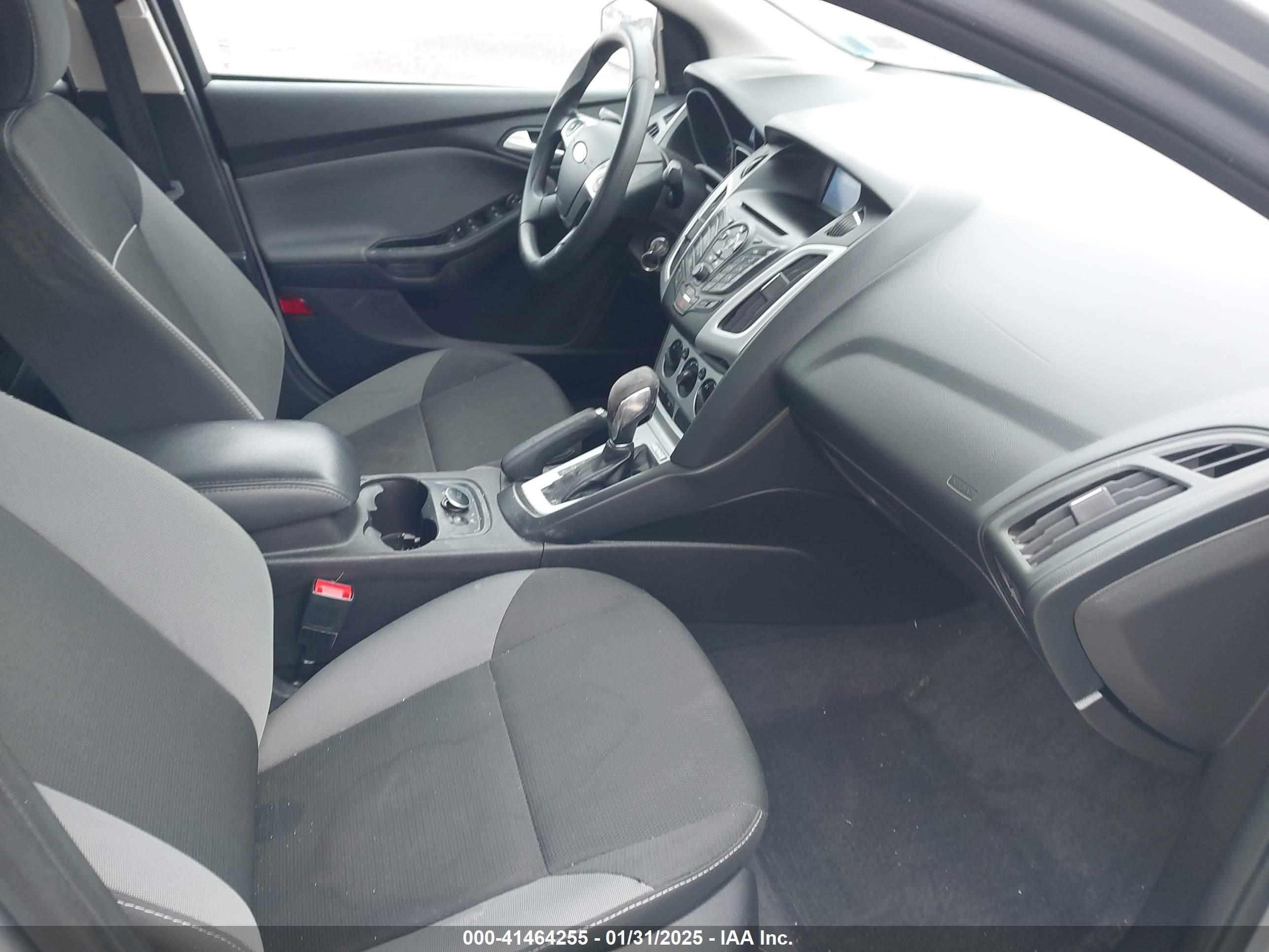 FORD FOCUS image 5
