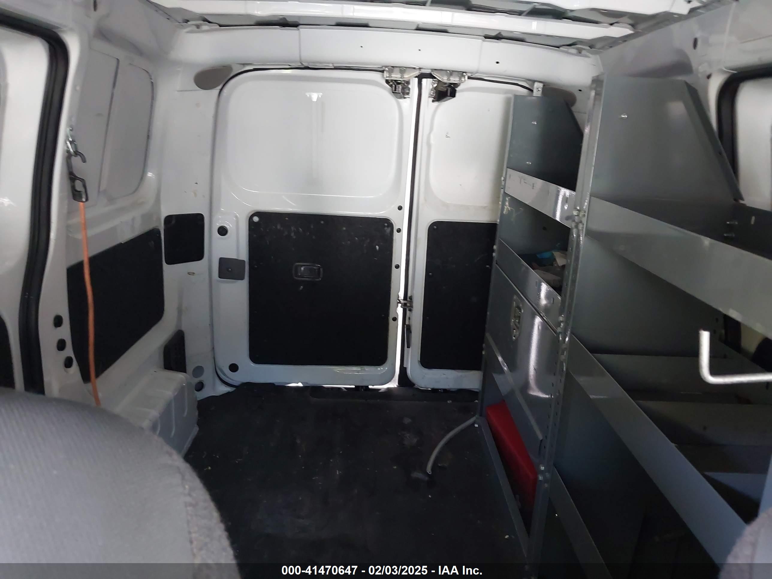 NISSAN NV200 image 8