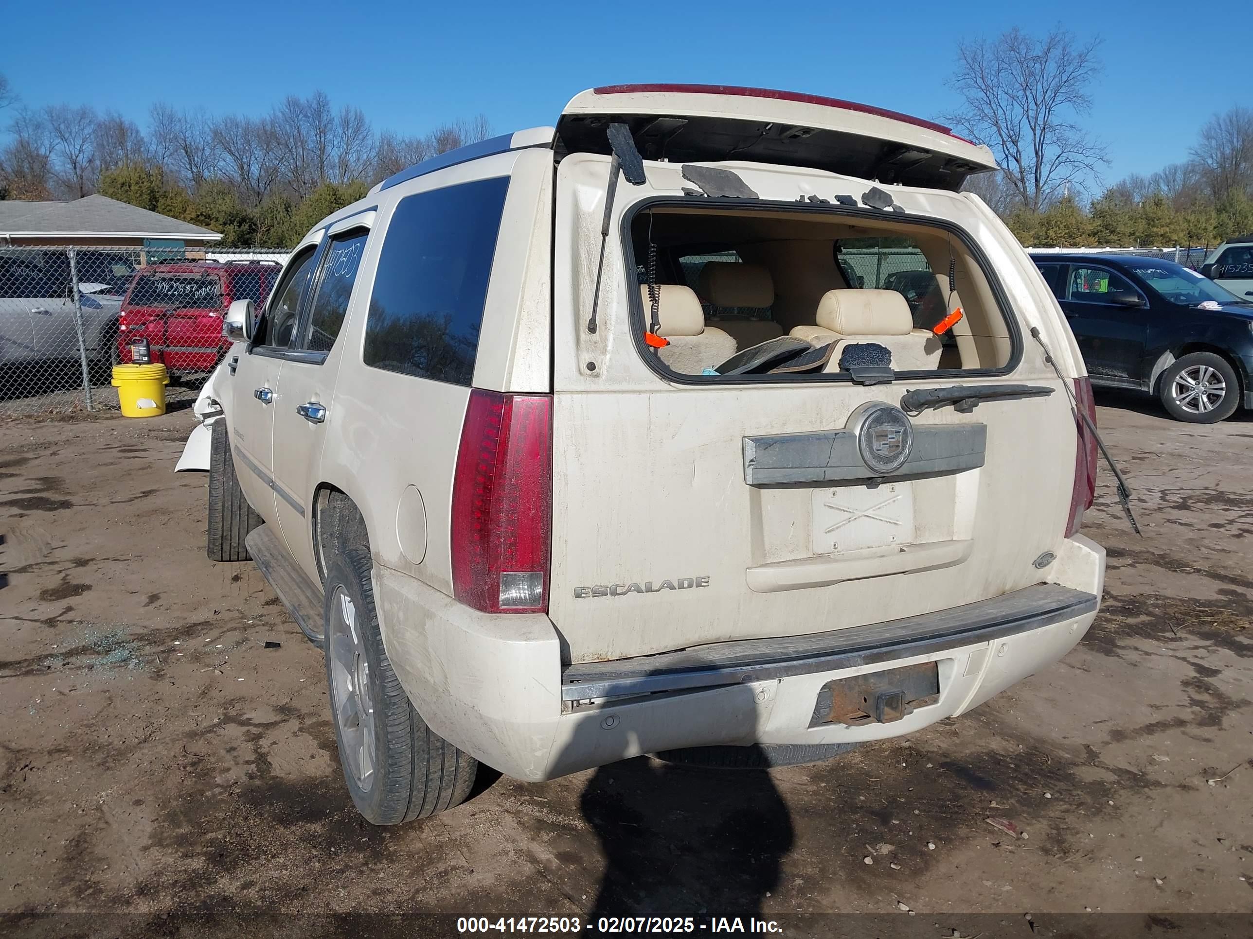 CADILLAC ESCALADE image 3
