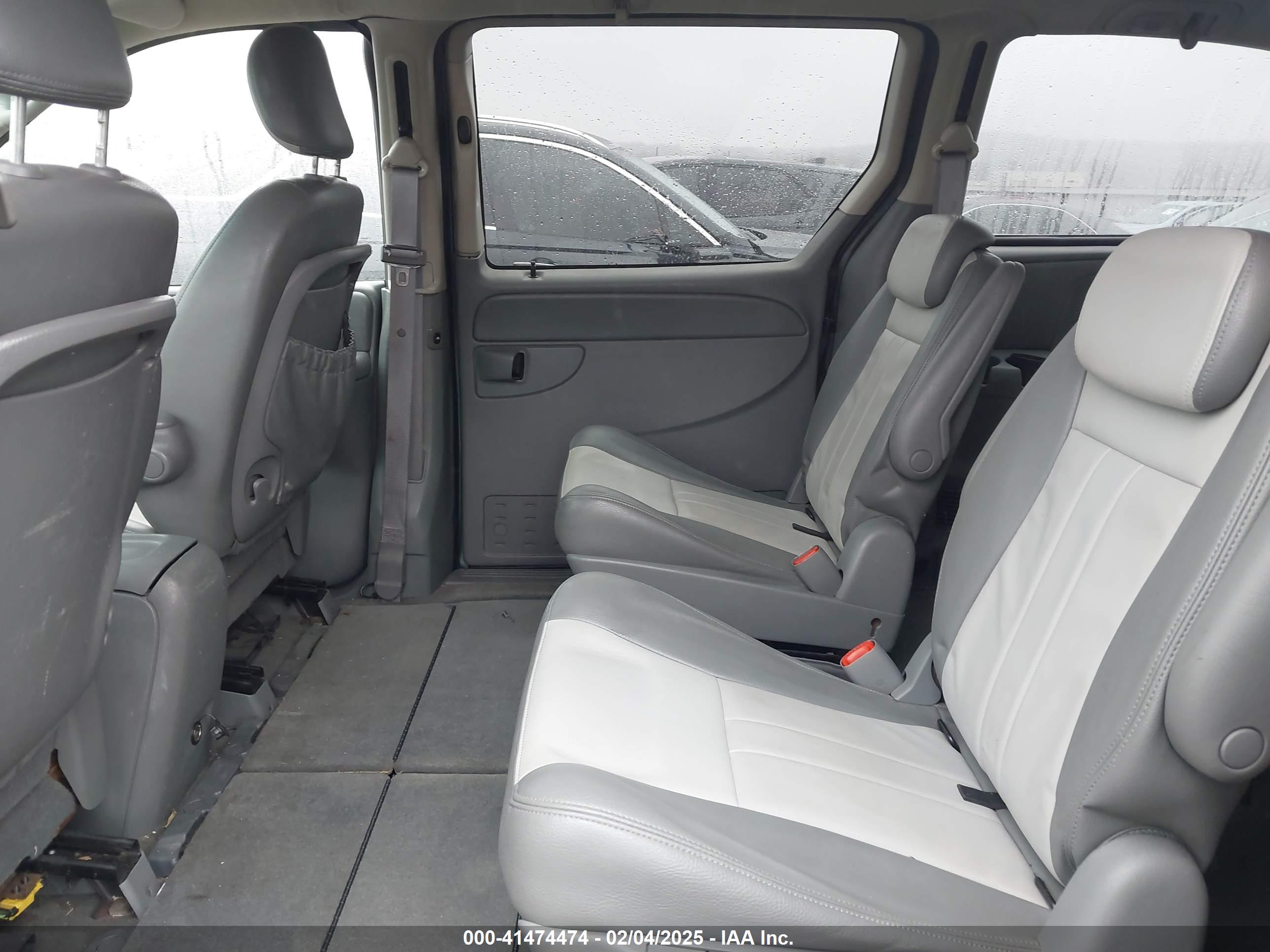 DODGE GRAND image 8