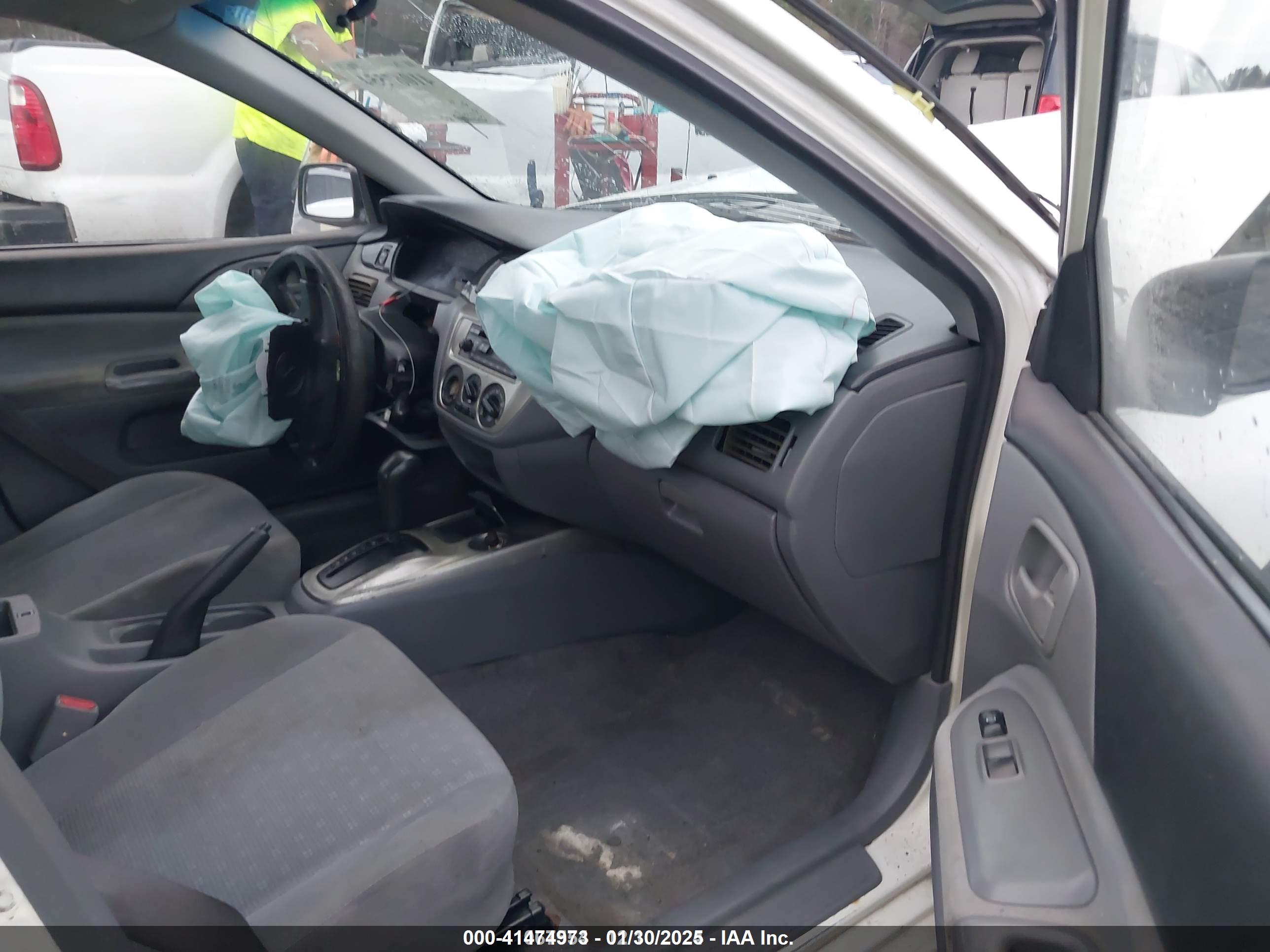 MITSUBISHI LANCER image 5