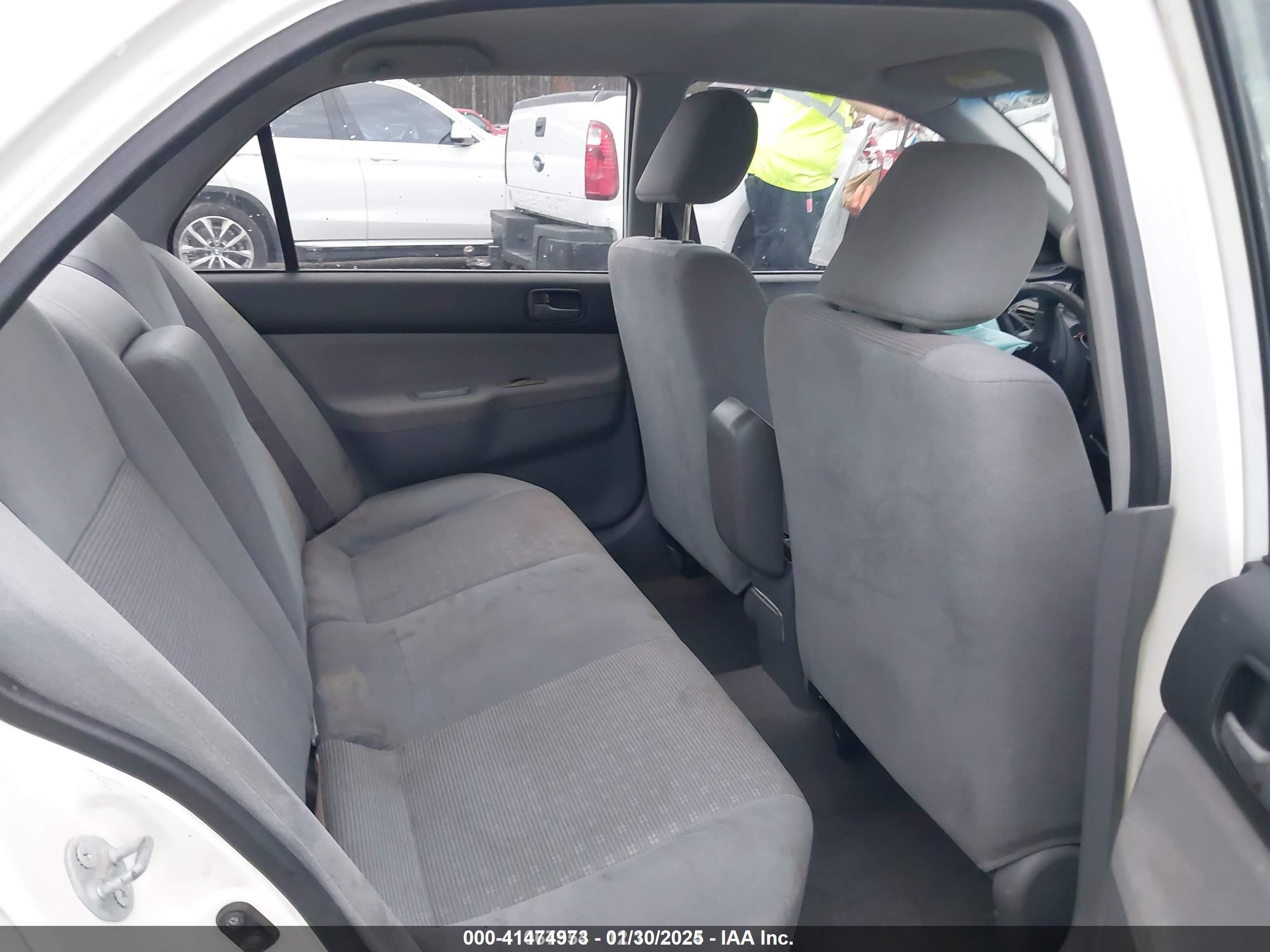 MITSUBISHI LANCER image 8