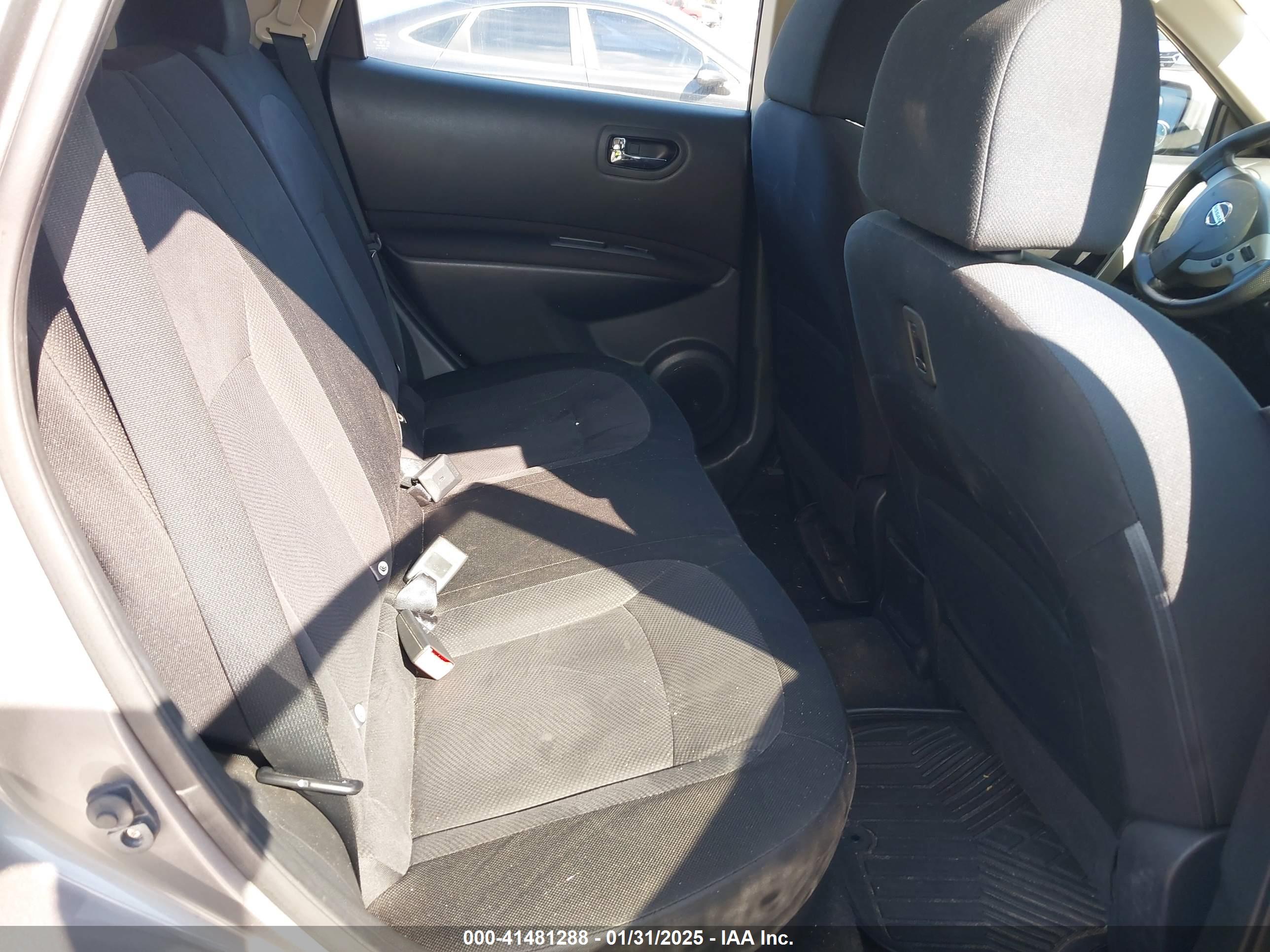 NISSAN ROGUE image 8