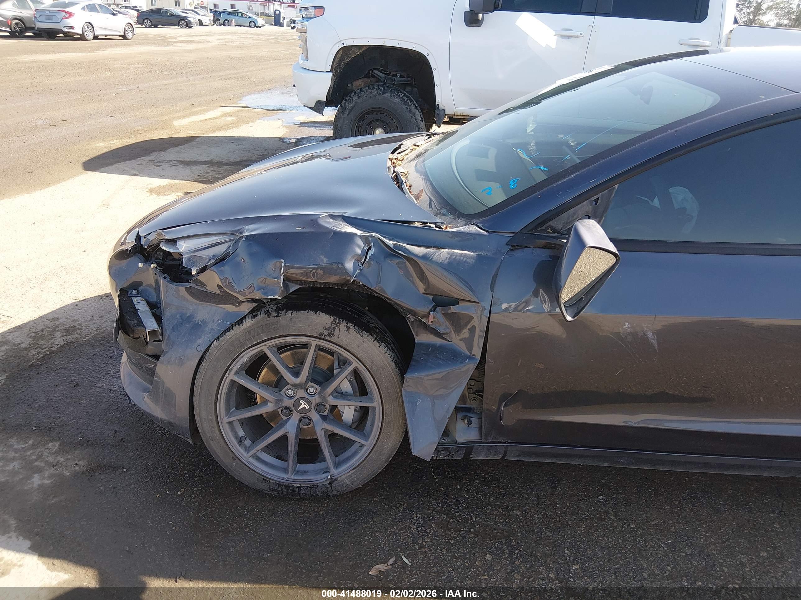 TESLA MODEL image 6