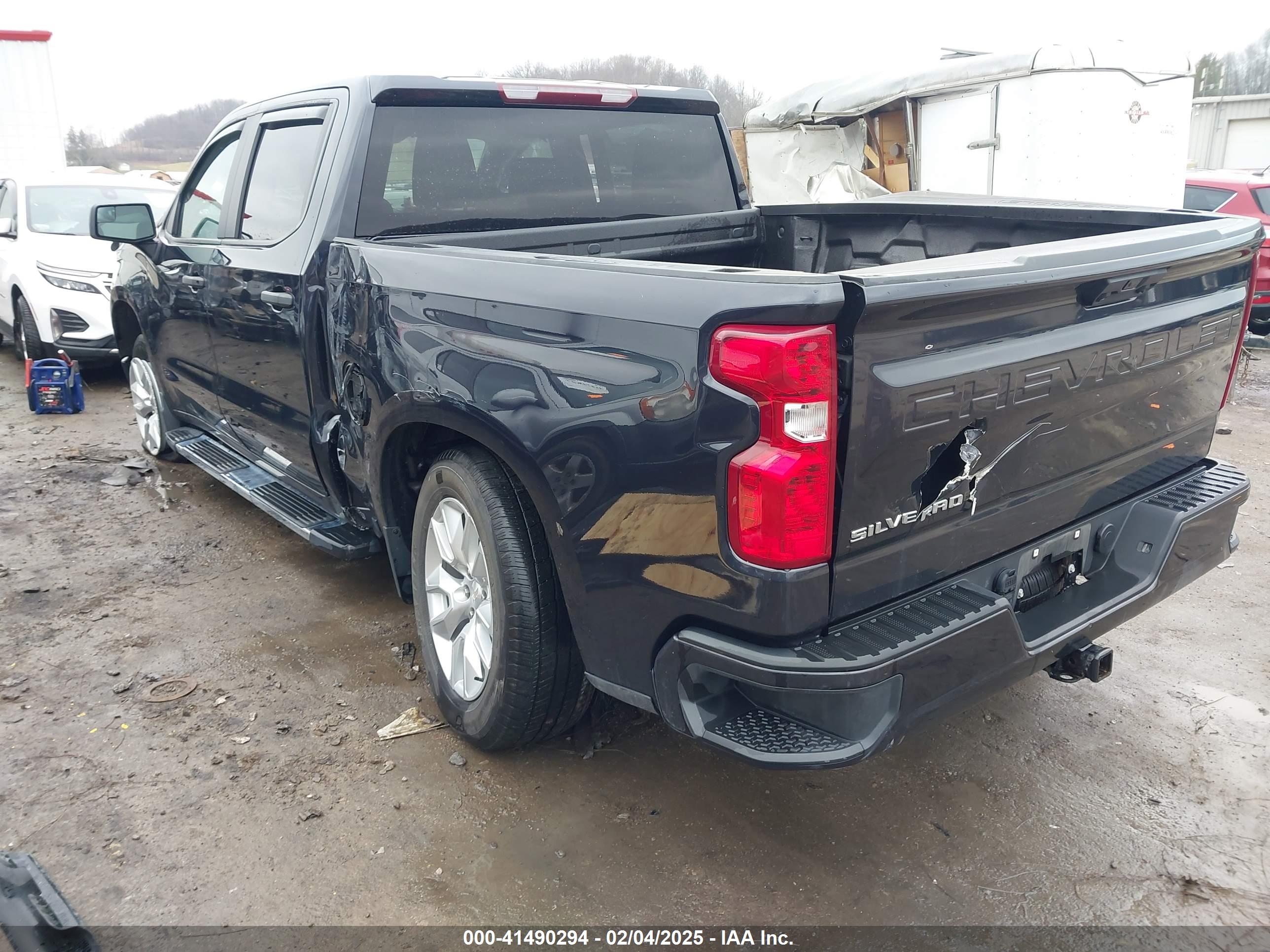 CHEVROLET SILVERADO image 3