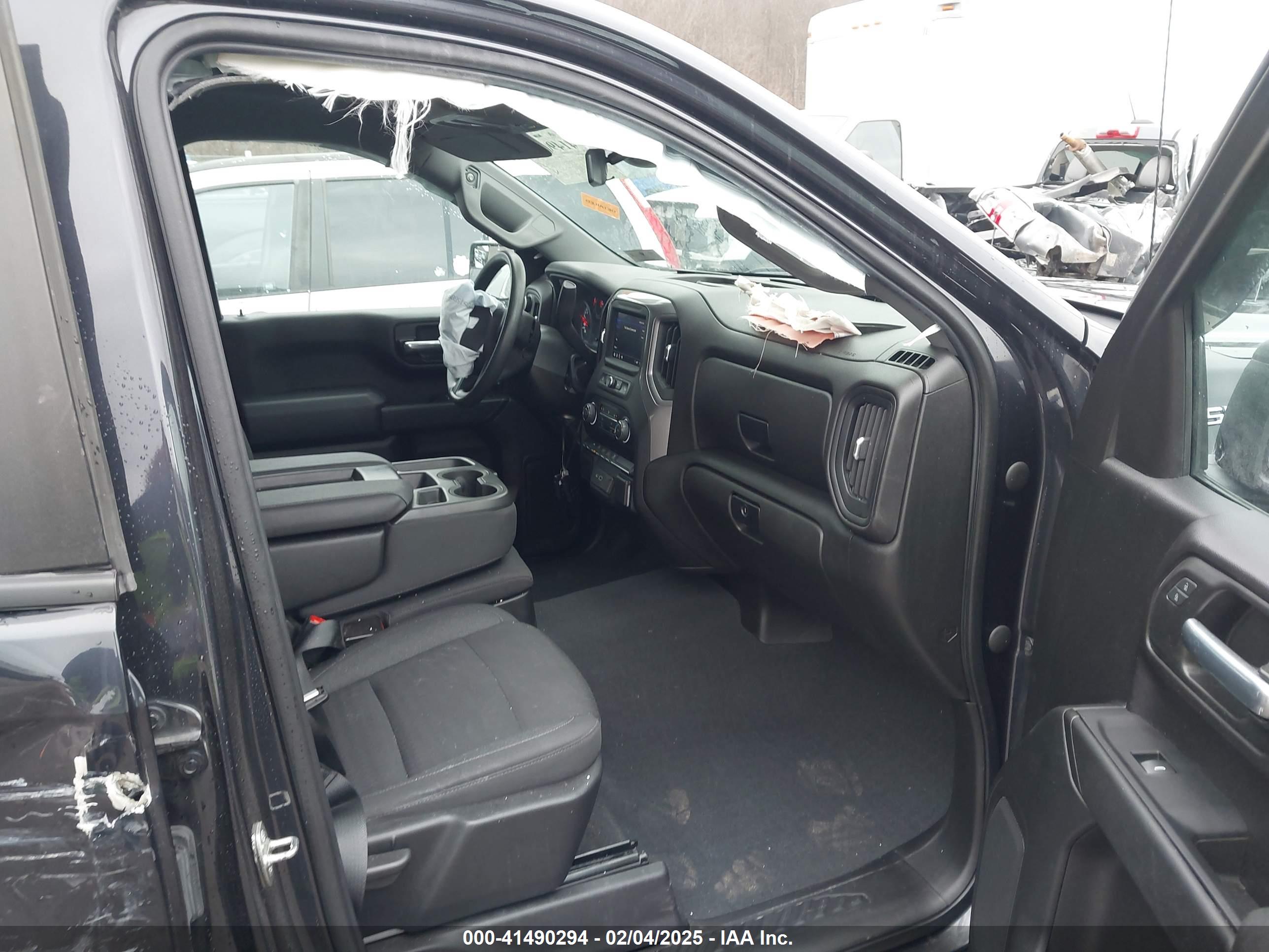 CHEVROLET SILVERADO image 5